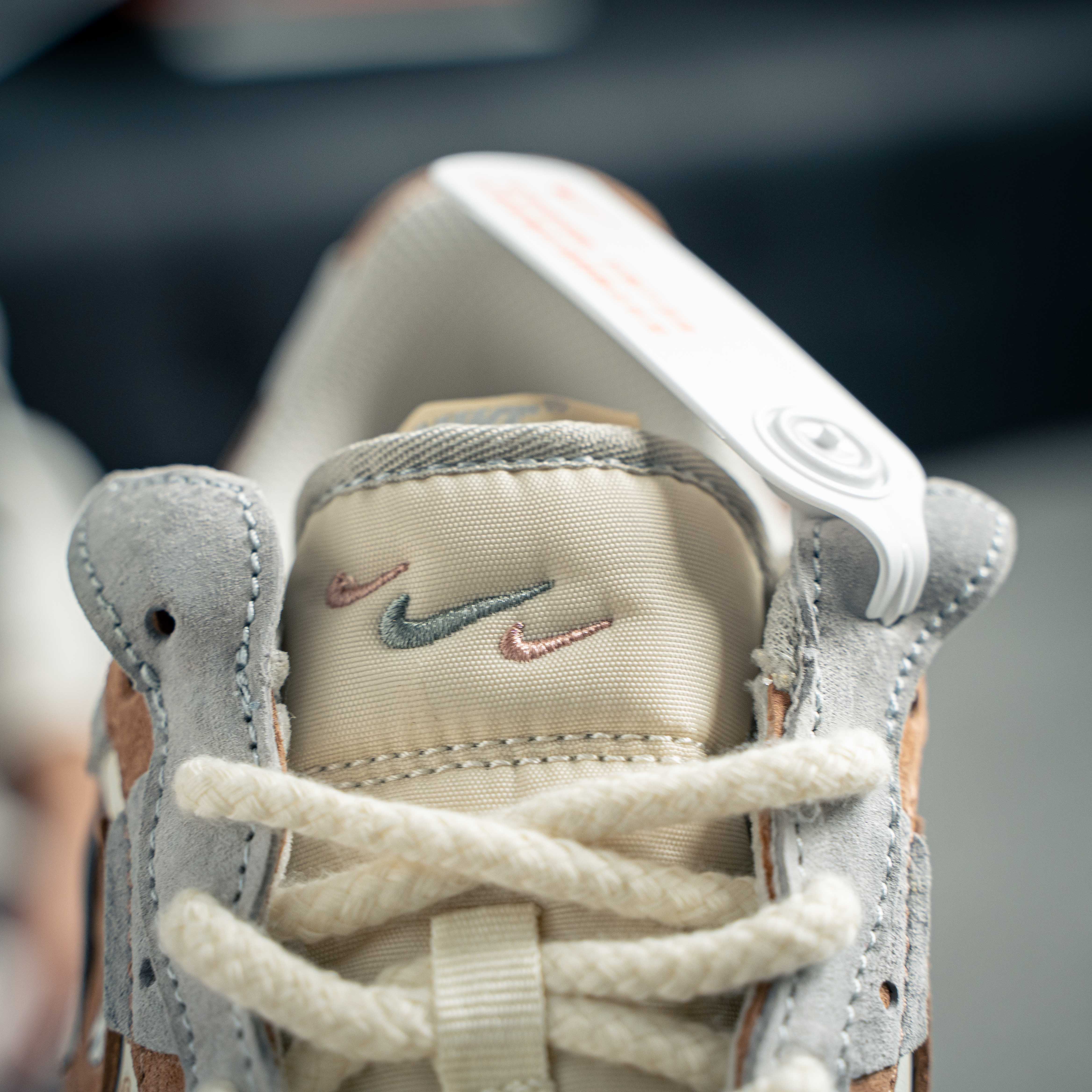 Nike Air Force 1 Low KAWS x Sesame Street (1:1)_img_5