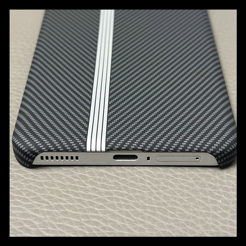 Premium carbon fiber track case for IQOO12_img_2