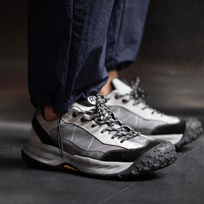 Hiking work shoes._img_1