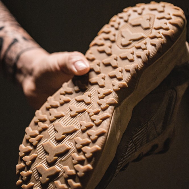 Hiking work shoes._img_5