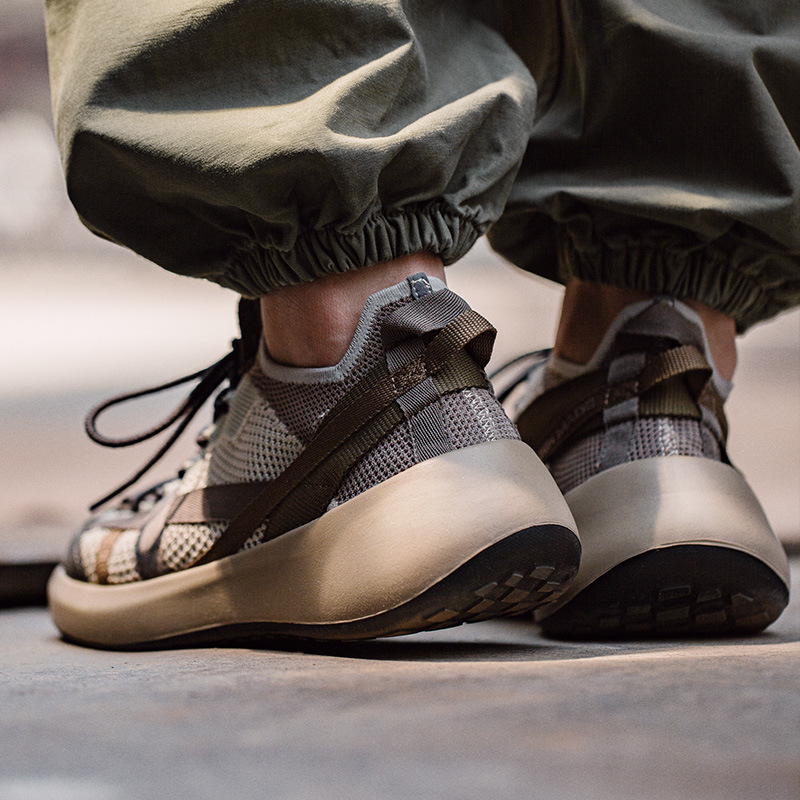 Premium lightweight and breathable sneakers._img_5