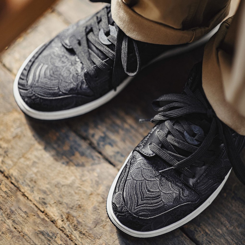 Premium Embroidery Sneakers._img_1