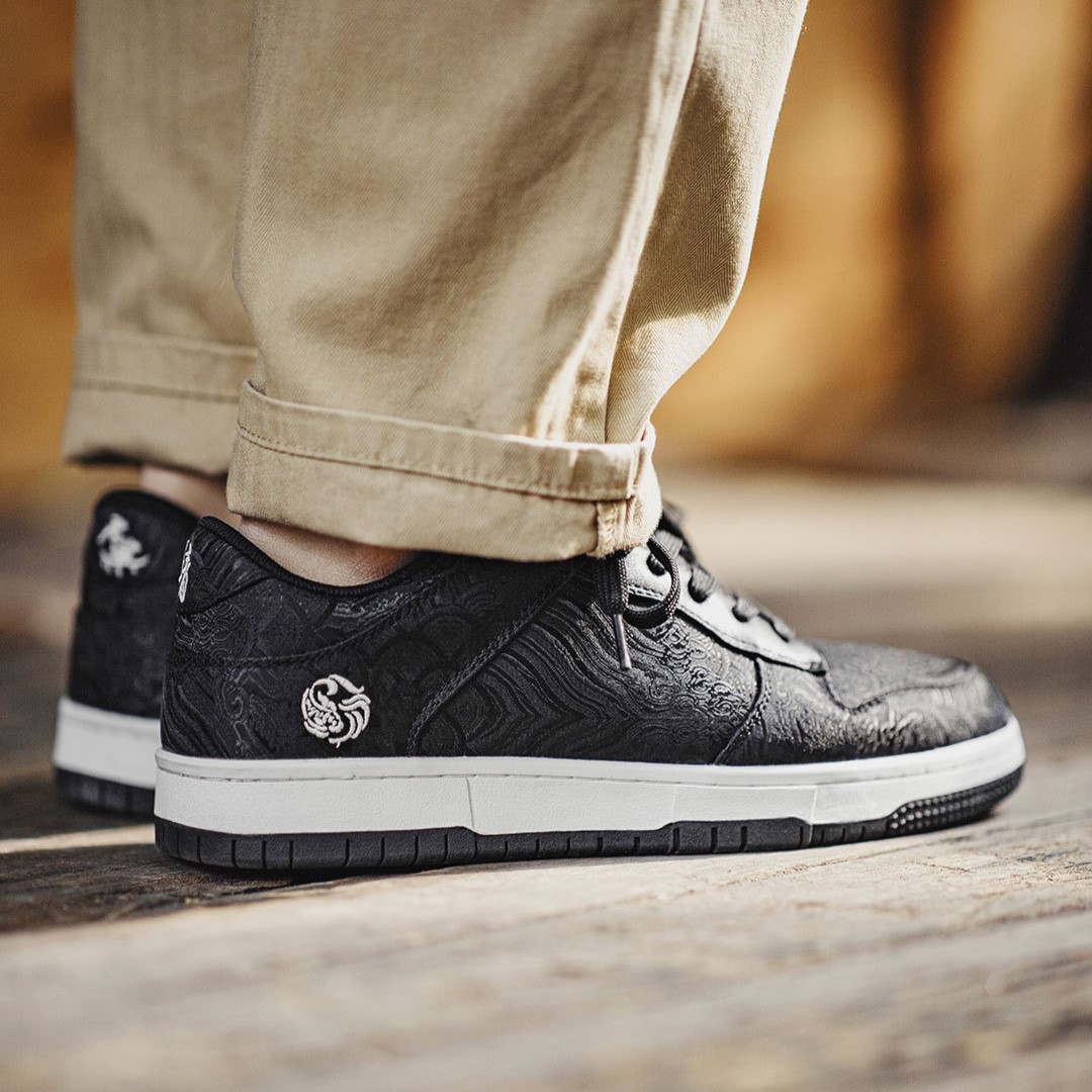 Premium Embroidery Sneakers._img_2