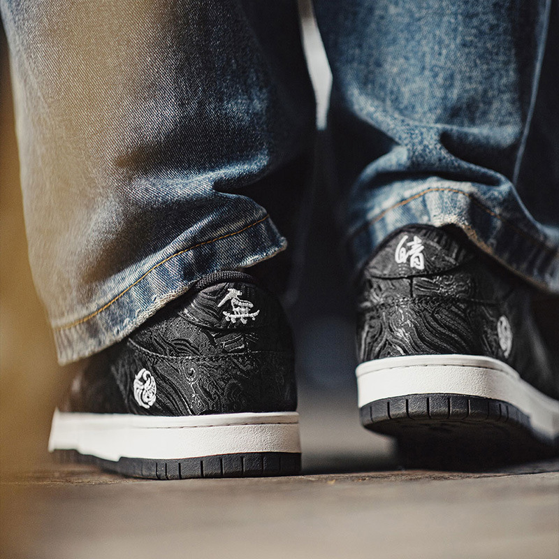 Premium Embroidery Sneakers._img_4