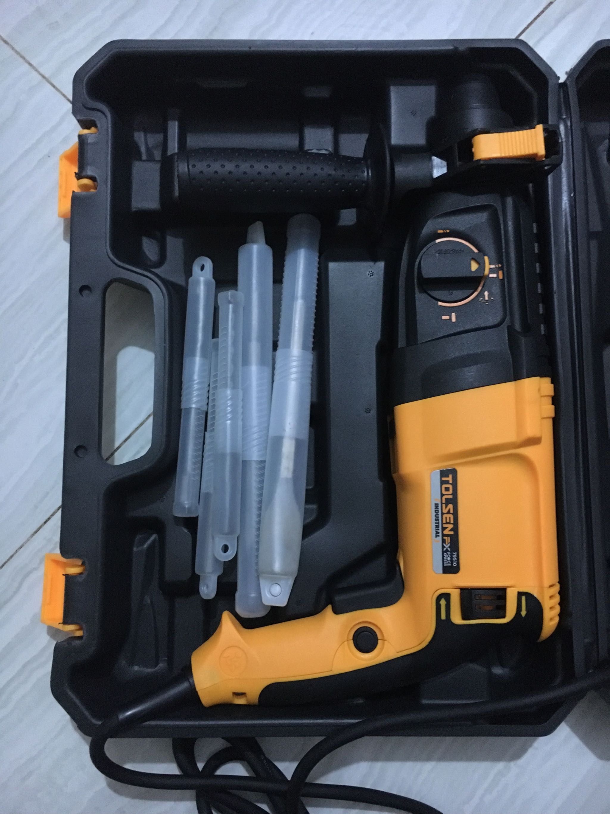 TOLSEN 79510, 800w Rotary Hammer Drill SDS-plus 40mm with /Free 5 sds + Bit and Hard case 2.8J Model: 79510_img_1