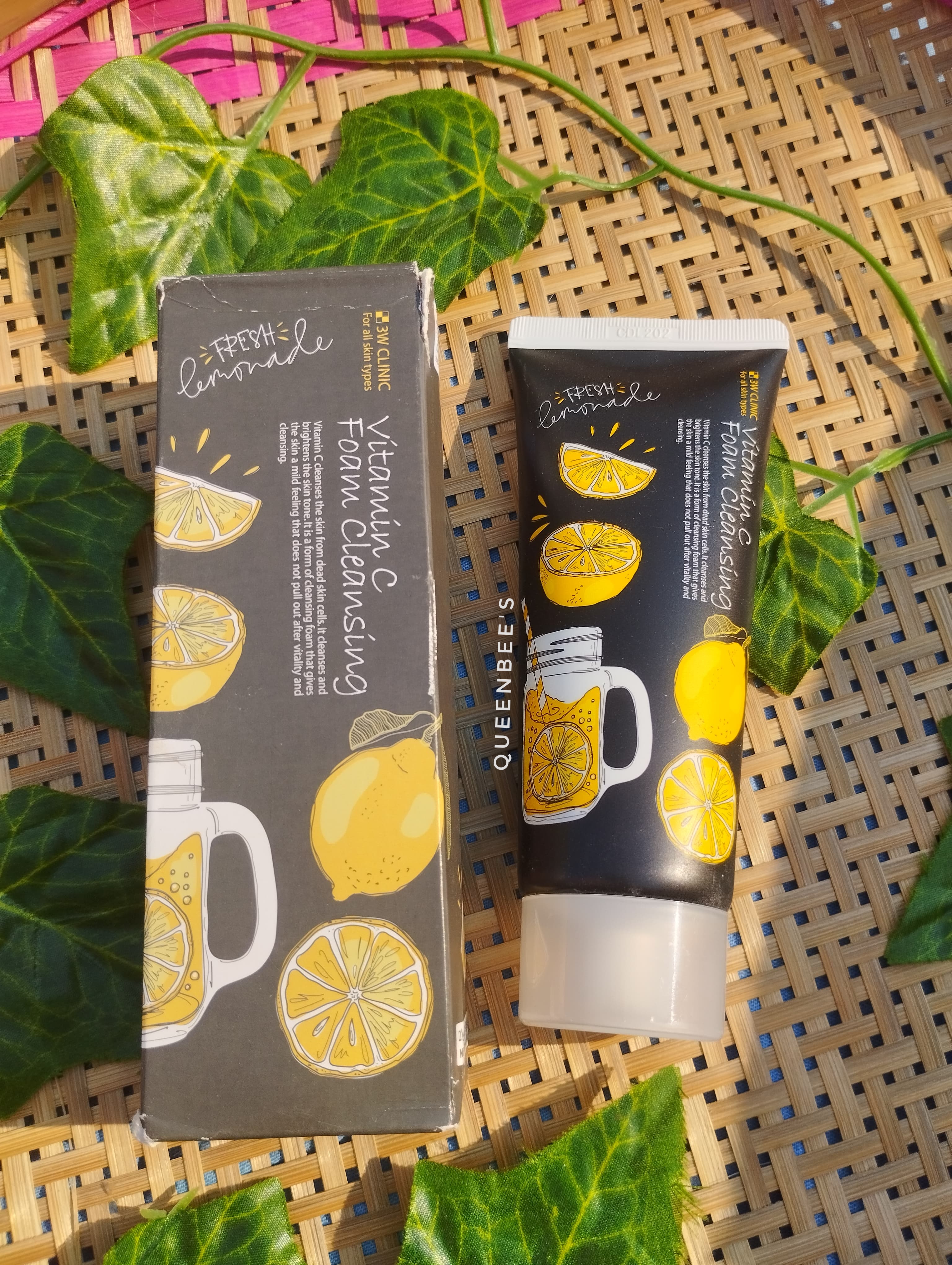 3w Clinic Vitamin C Cleansing Foam Facewash(100ml)