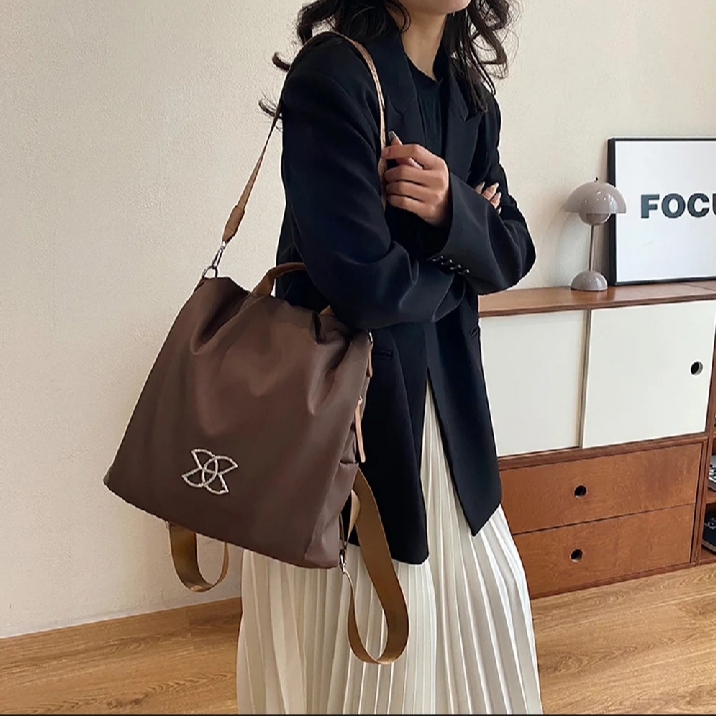 Luxury Designer Woman Backpack Bag_img_4