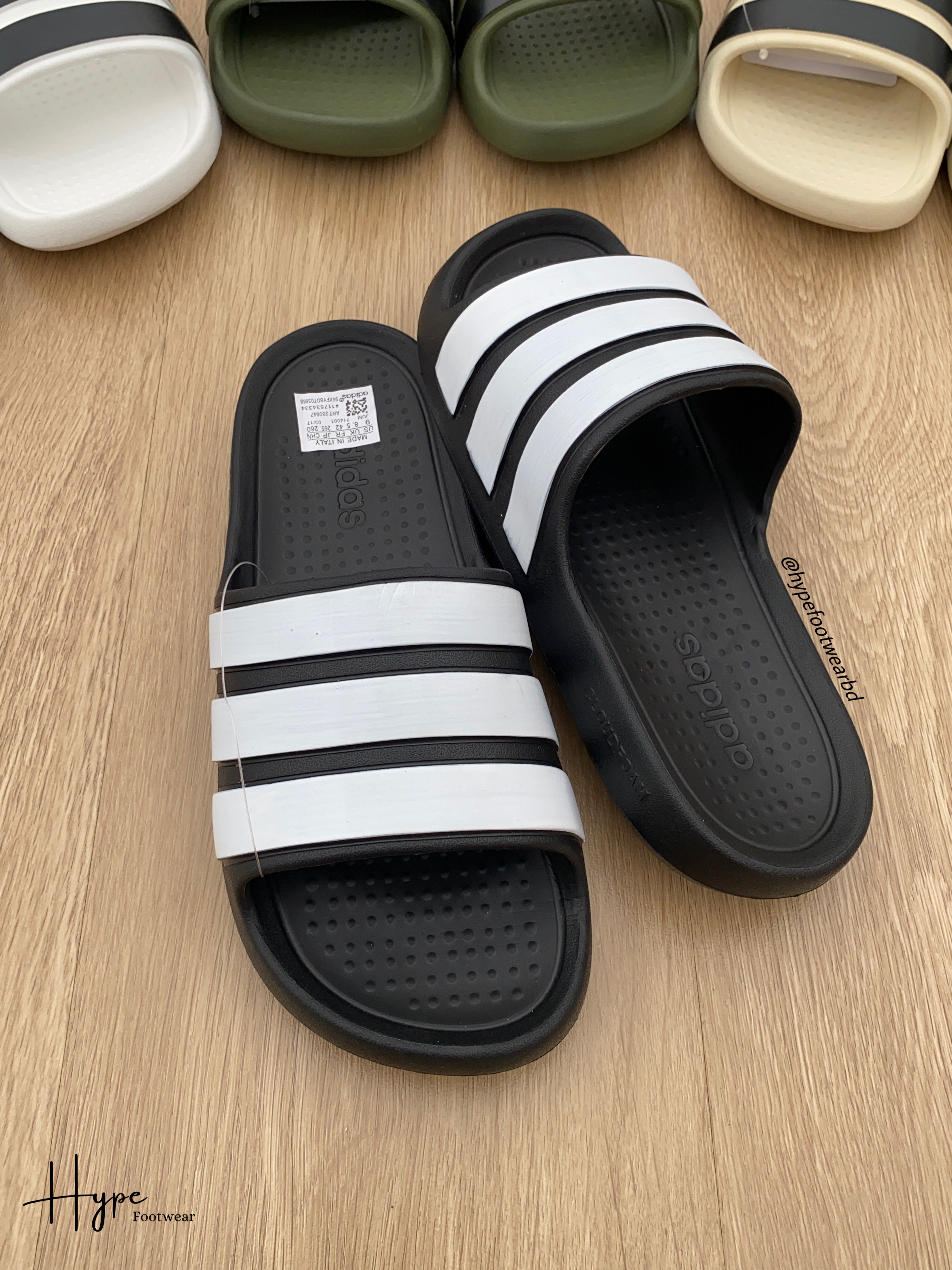 Adidas slide (Black) Italy Variant_img_1
