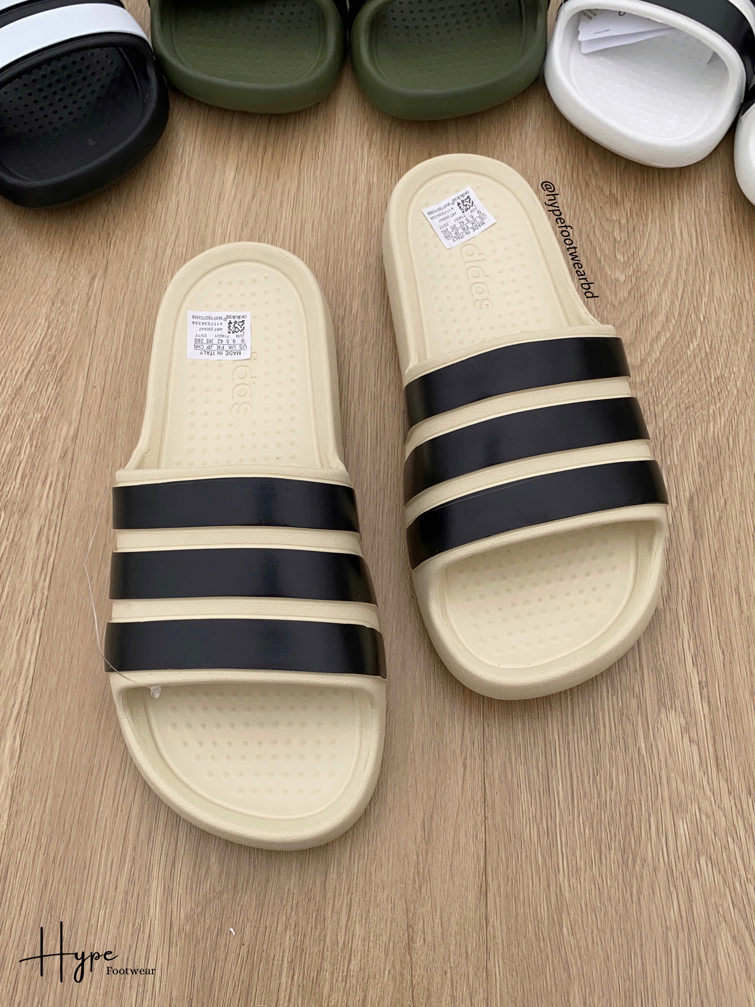 Adidas slide (Cream) Italy Variant_img_0