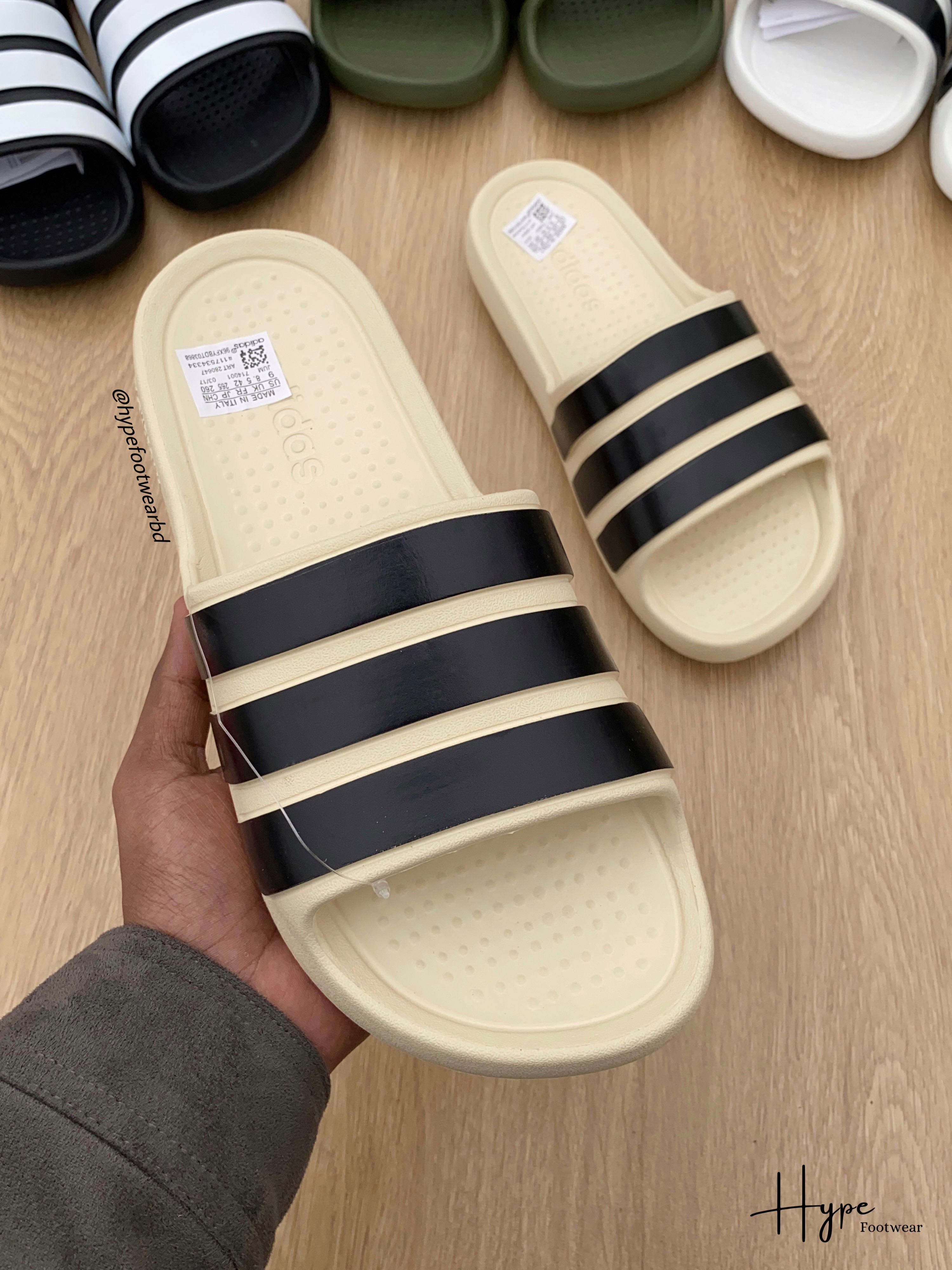 Adidas slide (Cream) Italy Variant_img_3