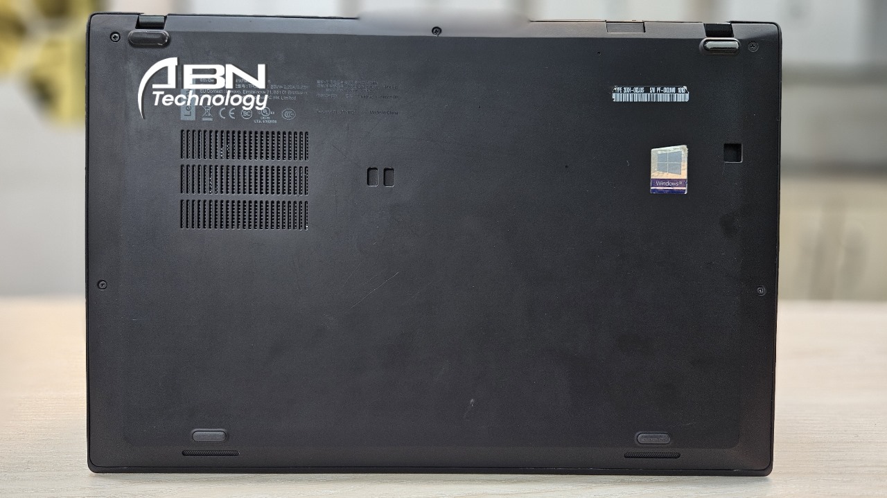 Lenovo ThinkPad X1 Carbon. Intel Core i5, 8th Generation. 8GB RAM, 256GB SSD. (Gen 6). 2k Display._img_4