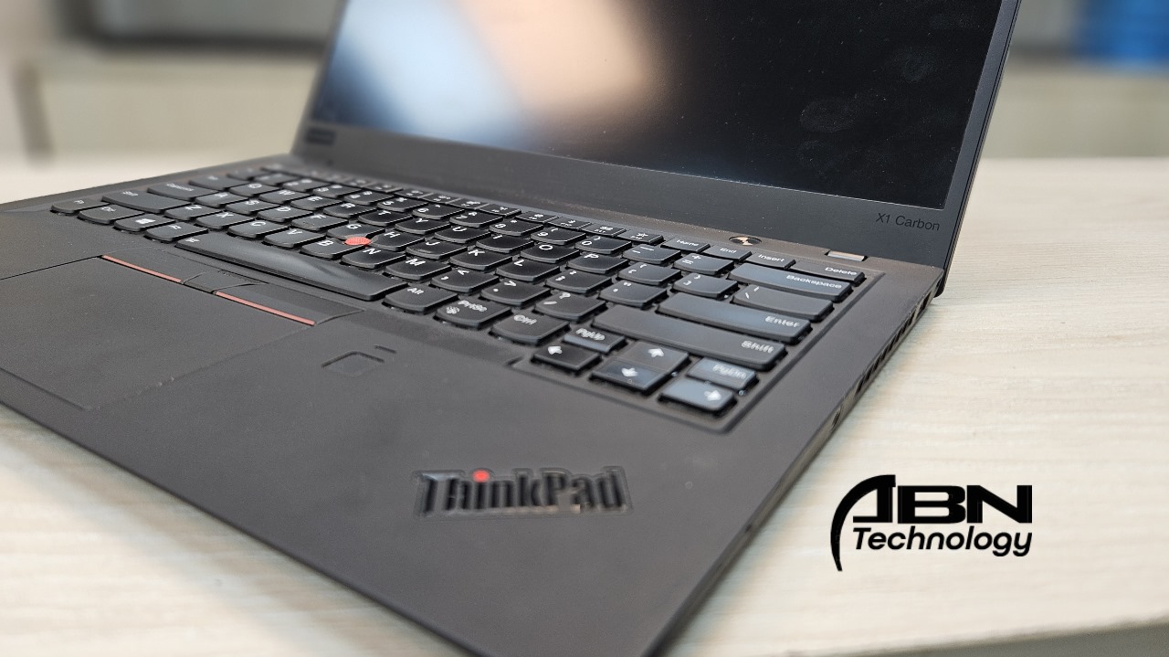 Lenovo ThinkPad X1 Carbon. Intel Core i5, 8th Generation. 8GB RAM, 256GB SSD. (Gen 6). 2k Display.