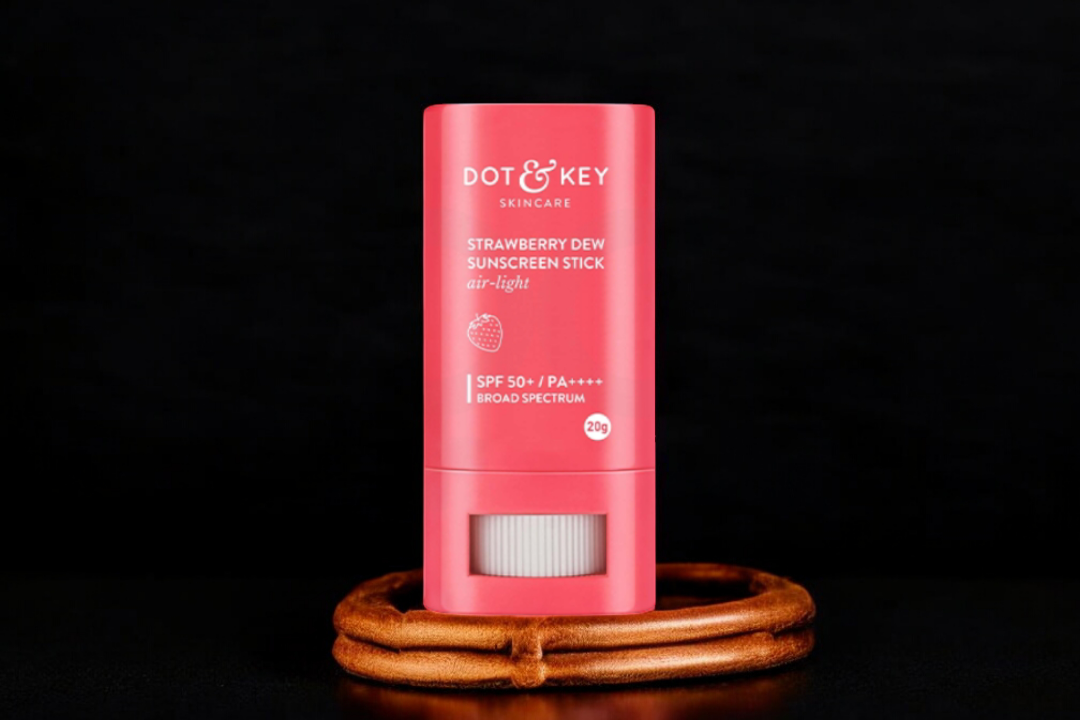 Dot & Key Strawberry Dew Sunscreen Stick SPF 50+ PA++++ 20g_img_0