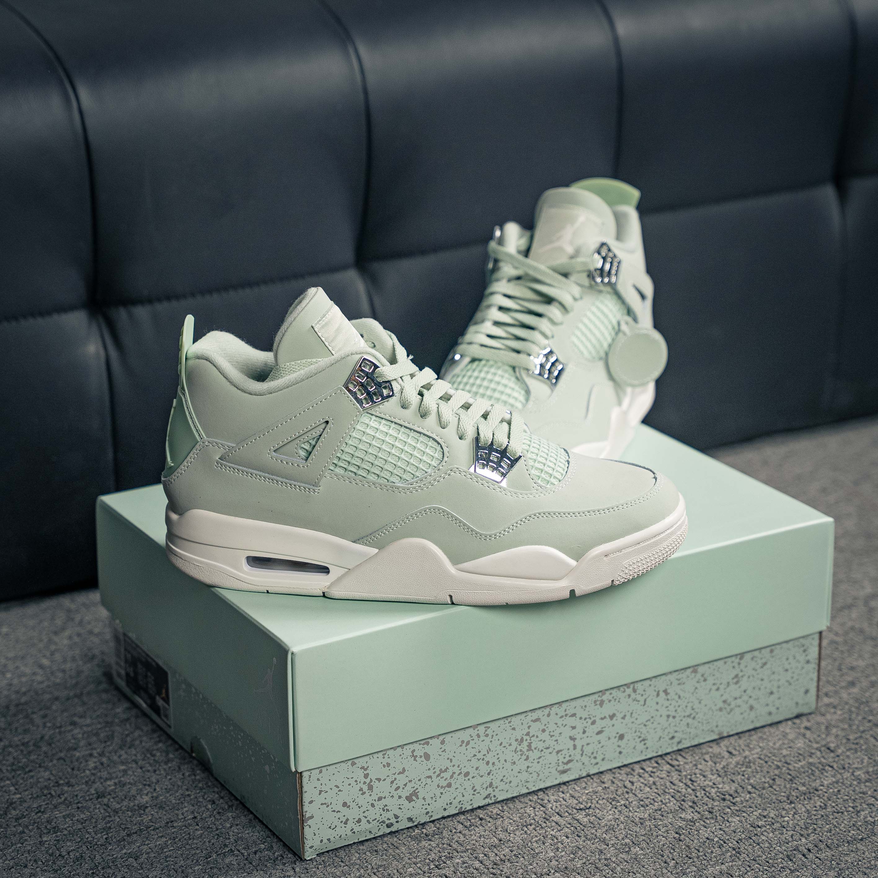 Air Jordan 4 Retro_img_0