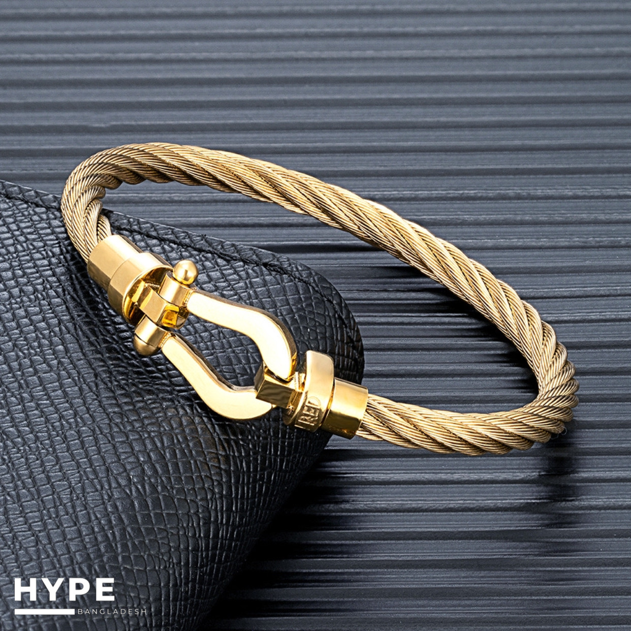 Horseshoe knot clasp bracelet for men_img_0