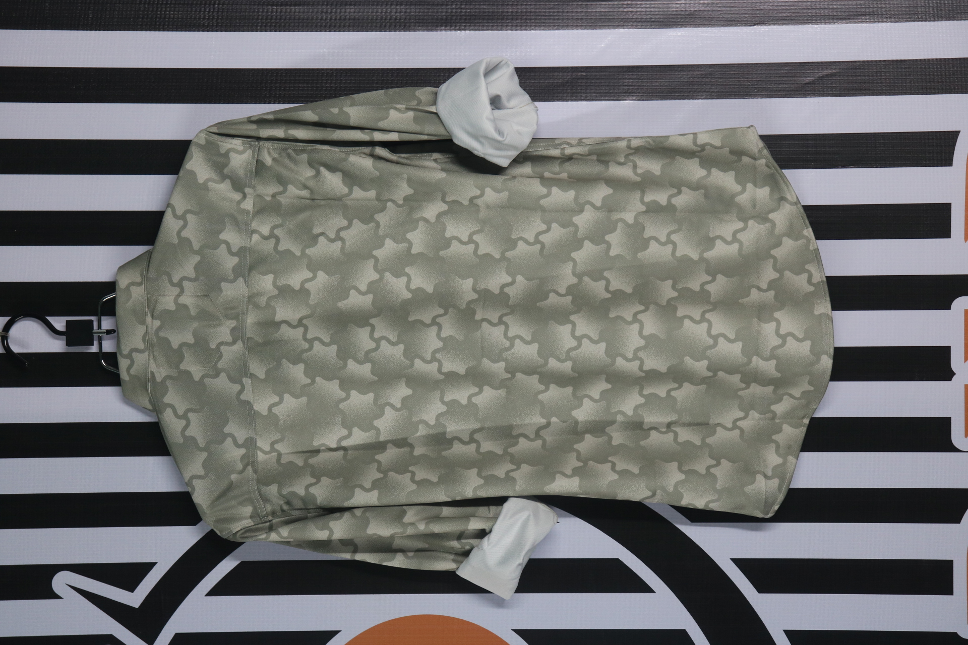 Modern Camouflage Pattern Shirt – Trendy & Stylish_img_1