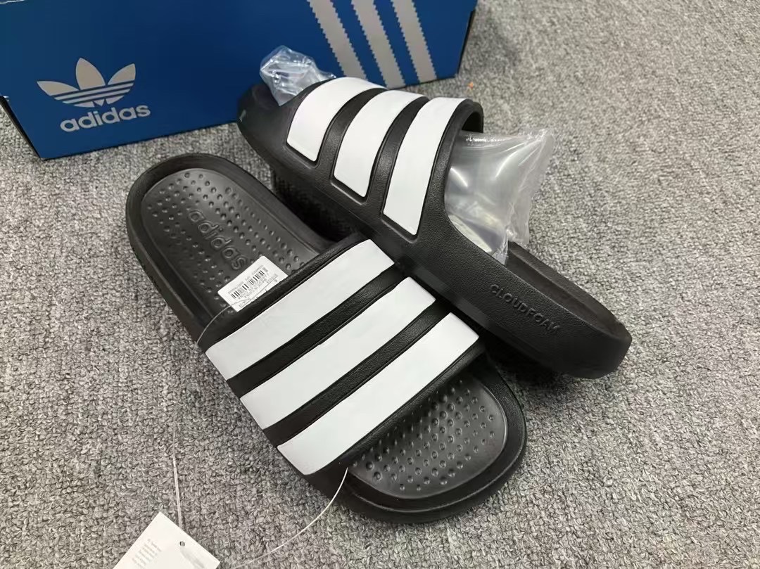Adidas slide (Black) Vietnam Variant_img_0