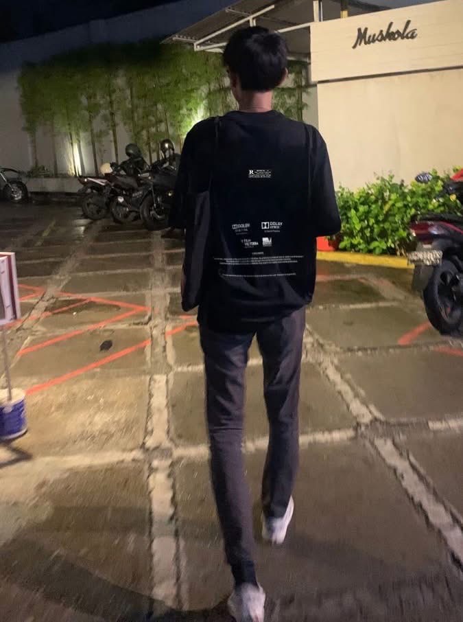 Black oversized t-shirt- text font 190 gsm_img_1