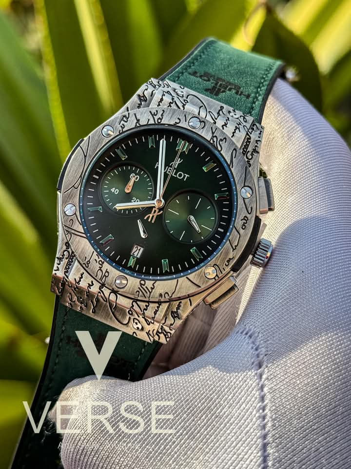 Hublot belt engraved golden case green dial green velvet texture belt