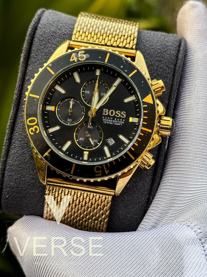 Boss mesh chain v2 golden case black dial