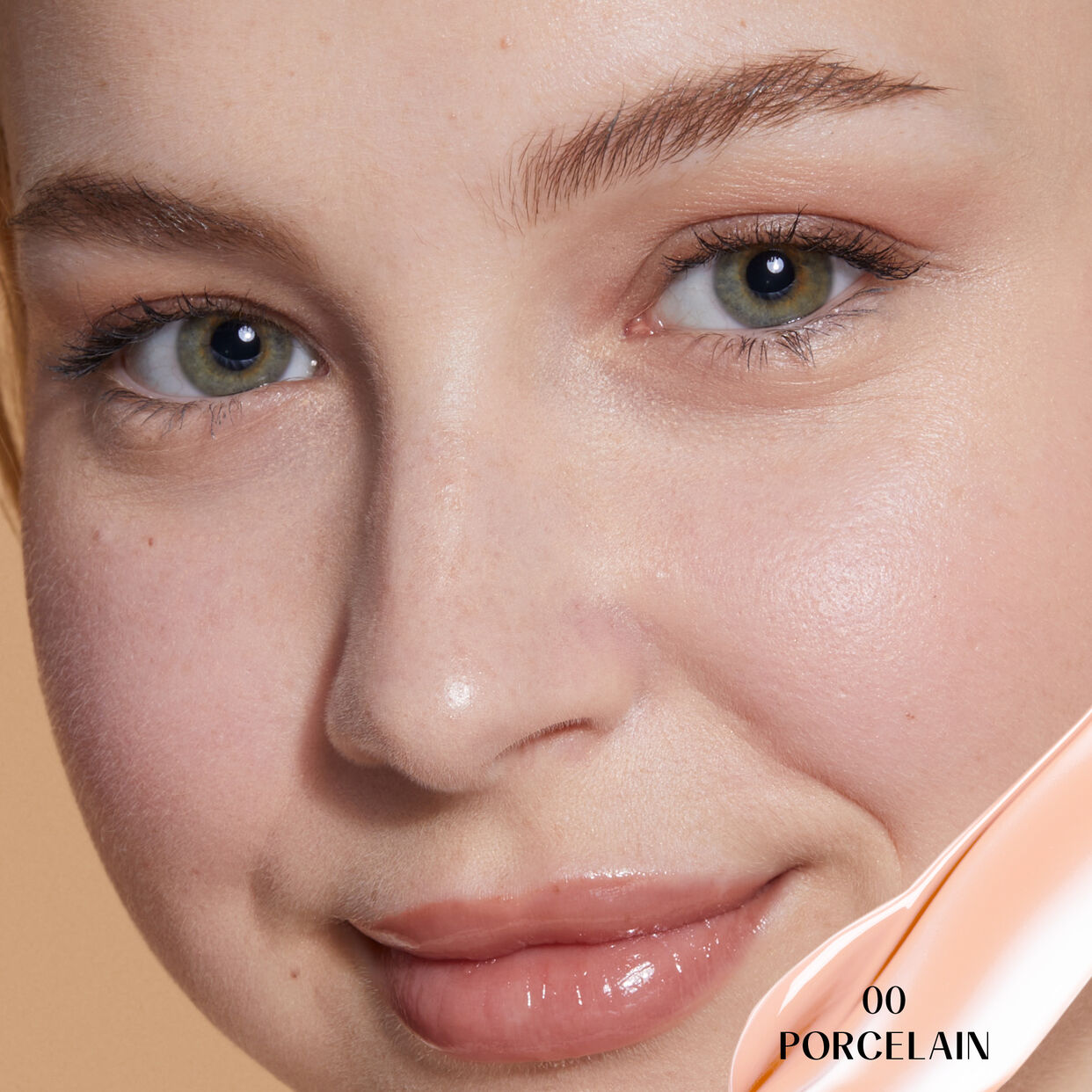 HUDA Beauty GloWish Bright Light Sheer Concealer_img_4