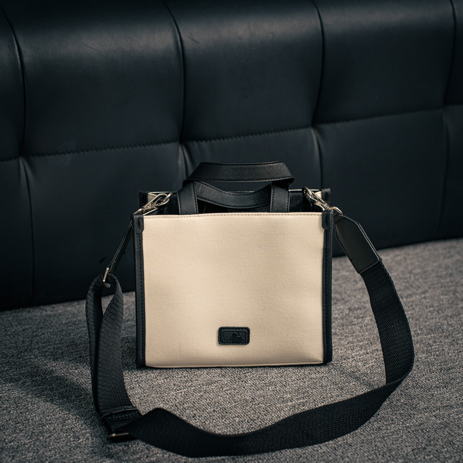 MLB New York Yankees Varsity Basic Canvas Mini Tote_img_1