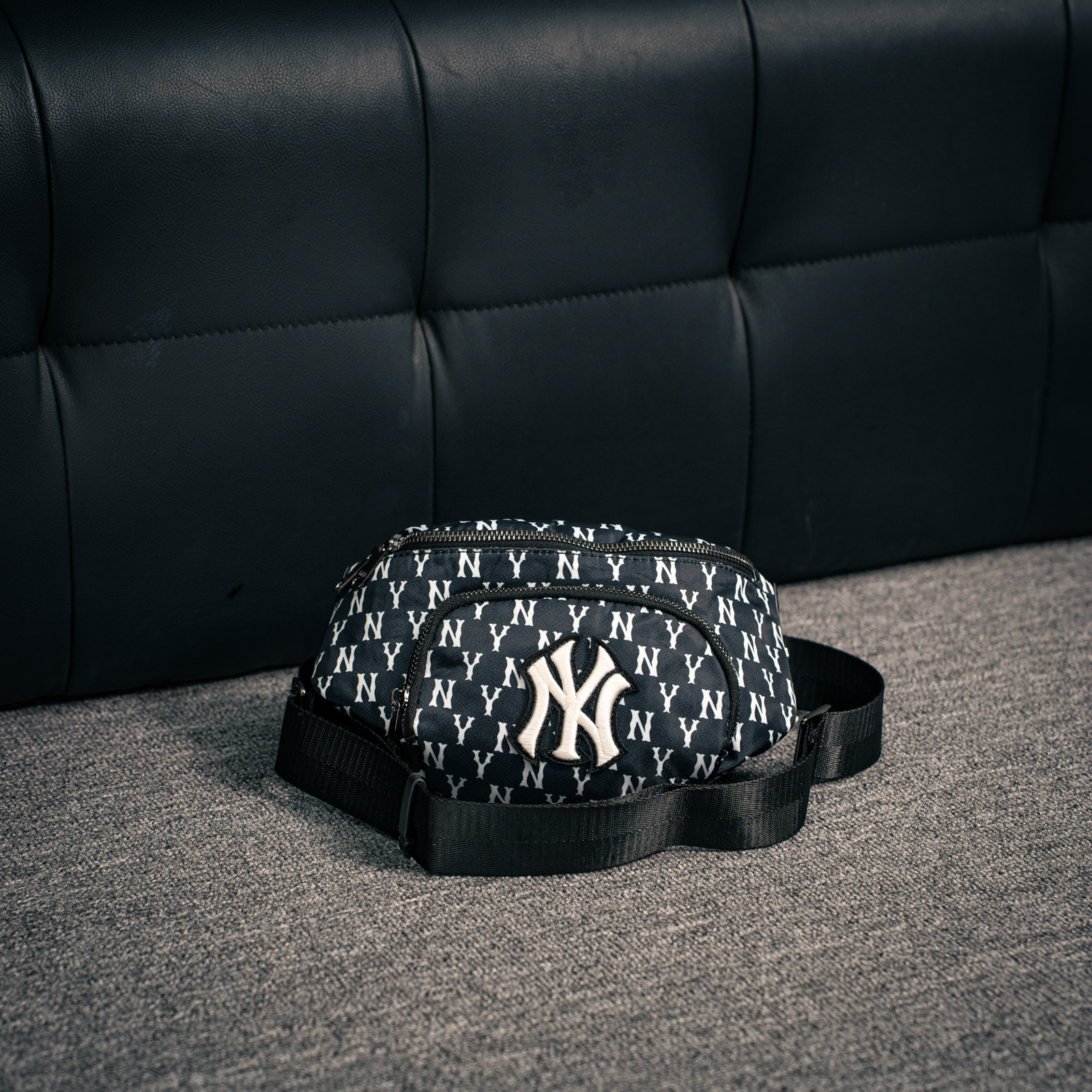 Classic MONOGRAM Hipsack NEW YORK YANKEES_img_0