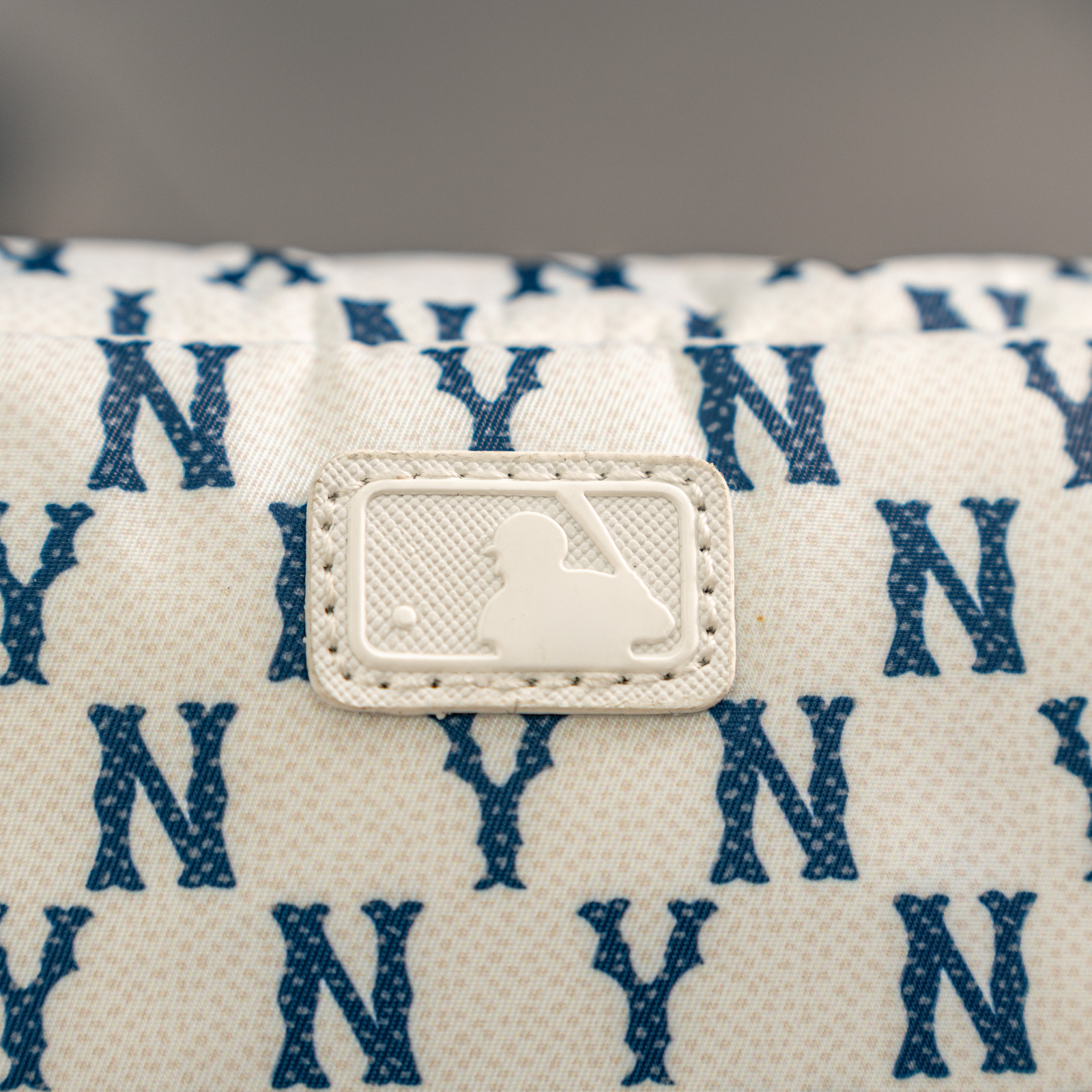 MLB Classic MONOGRAM Hipsack NEW YORK YANKEES_img_3