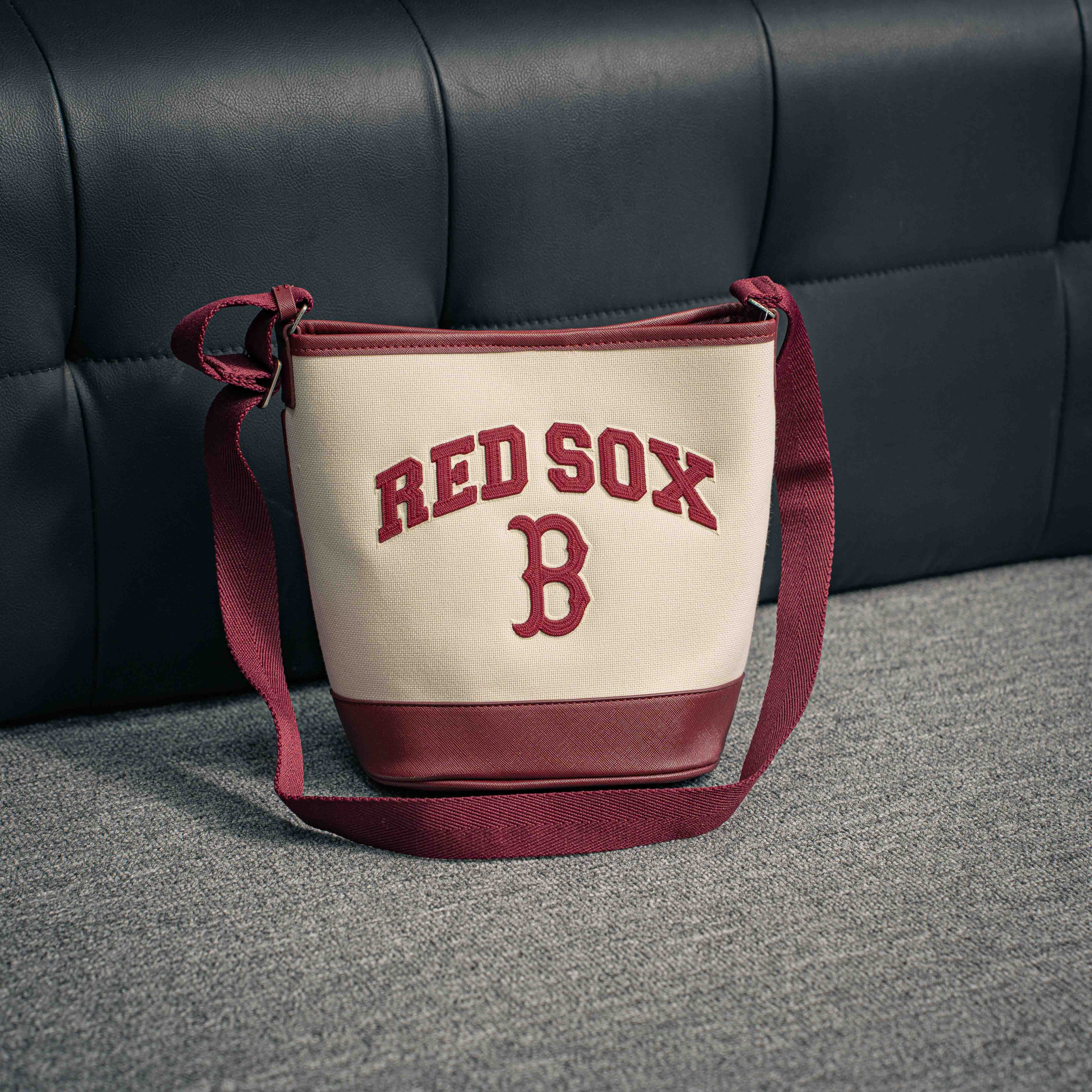 MLB Varsity Basic Canvas Bucket Bag Boston Red Sox_img_0