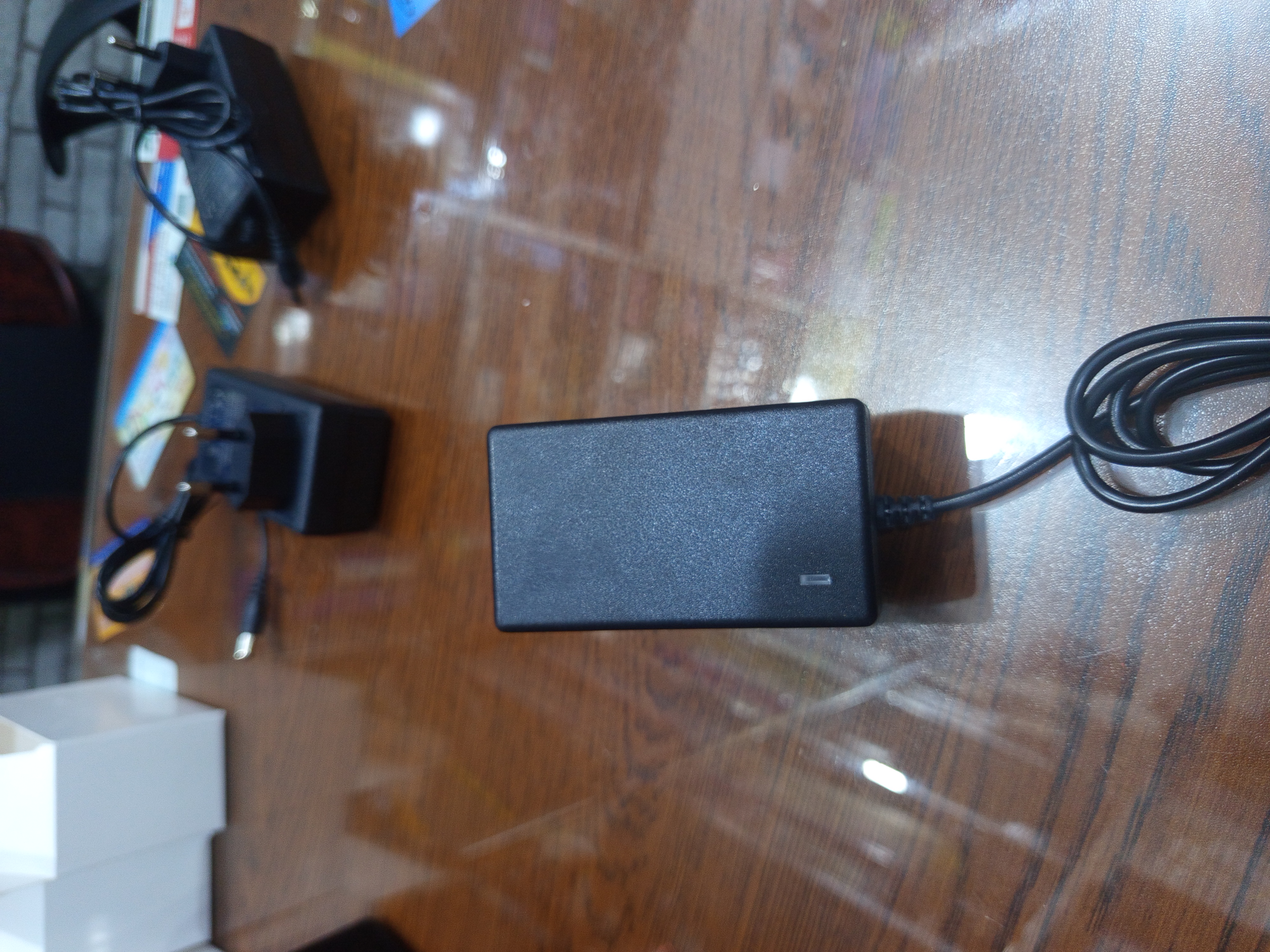 12.6V2A Li-ion Battery Charger 11.1V12V3 Series 18650 Li-ion Battery Polymer Charger_img_4