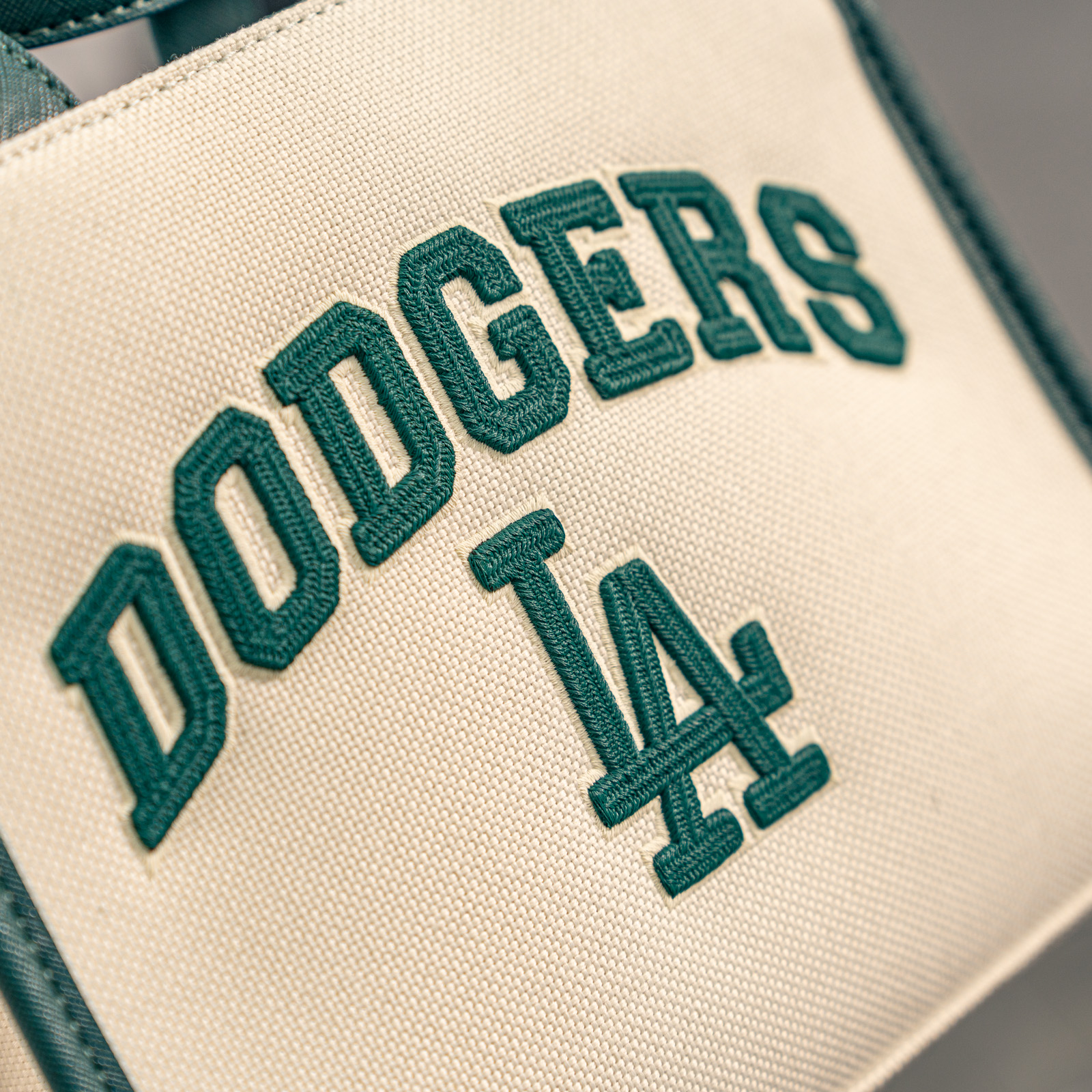 MLB New York Yankees Varsity Basic Canvas Mini Tote_img_2