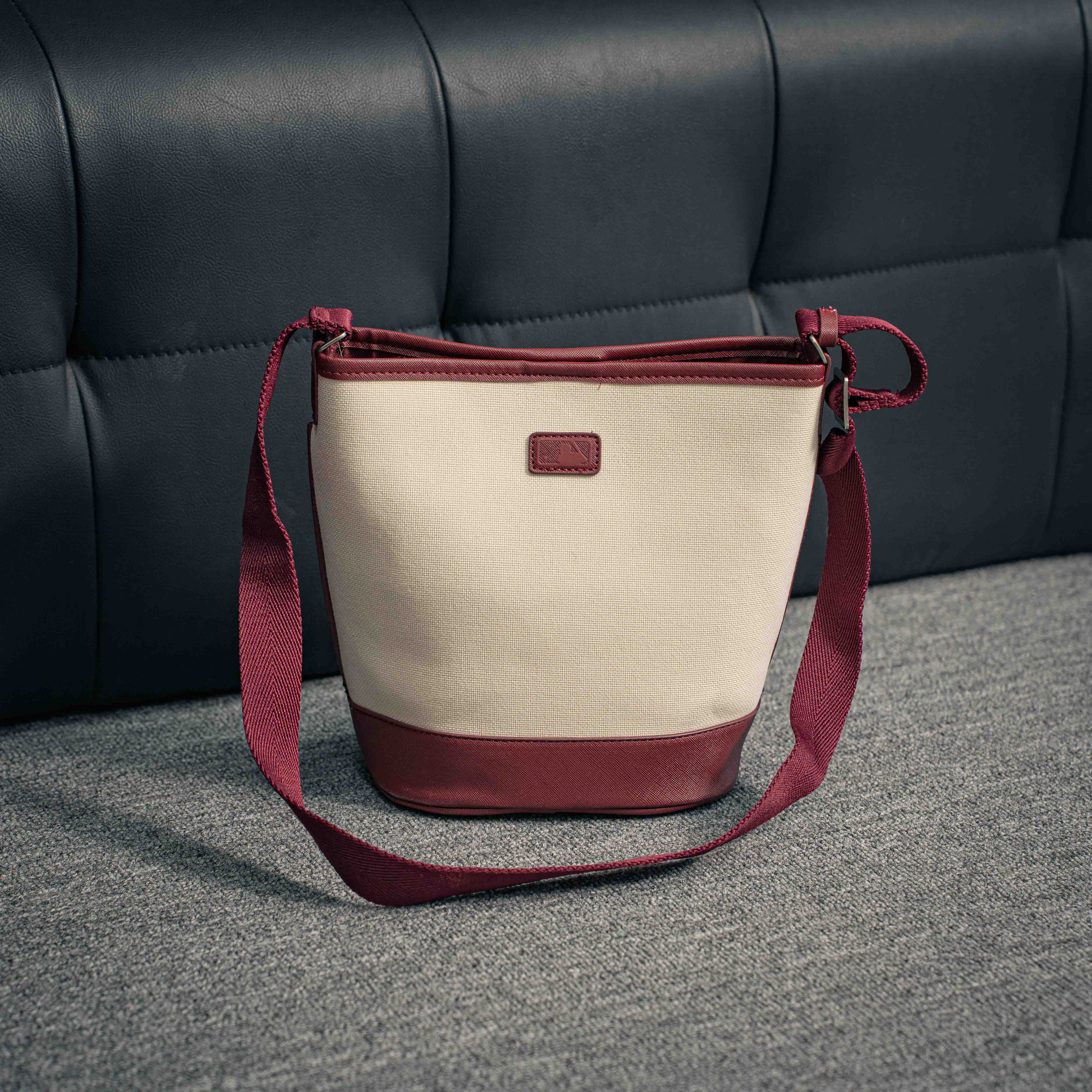 MLB Varsity Basic Canvas Bucket Bag Boston Red Sox_img_1