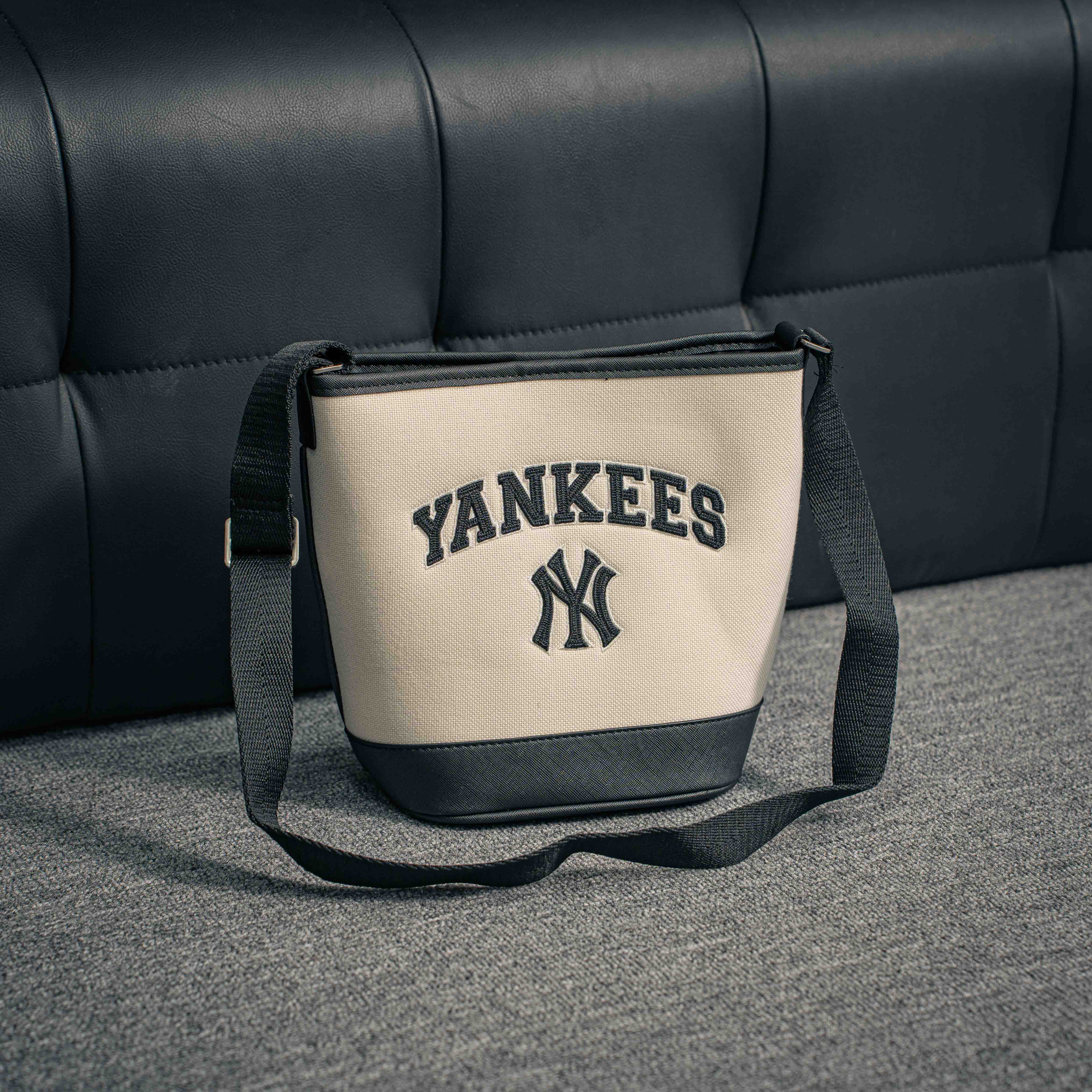 MLB New York Yankees bucket bag_img_0