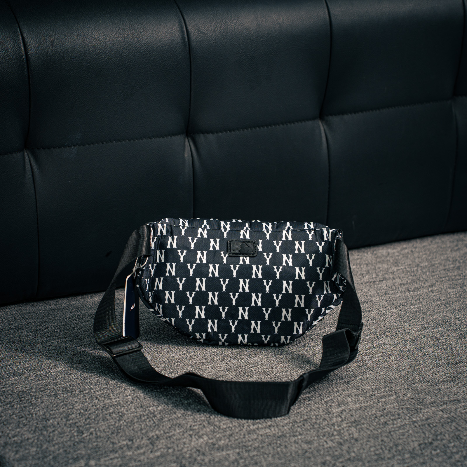 Classic MONOGRAM Hipsack NEW YORK YANKEES_img_1