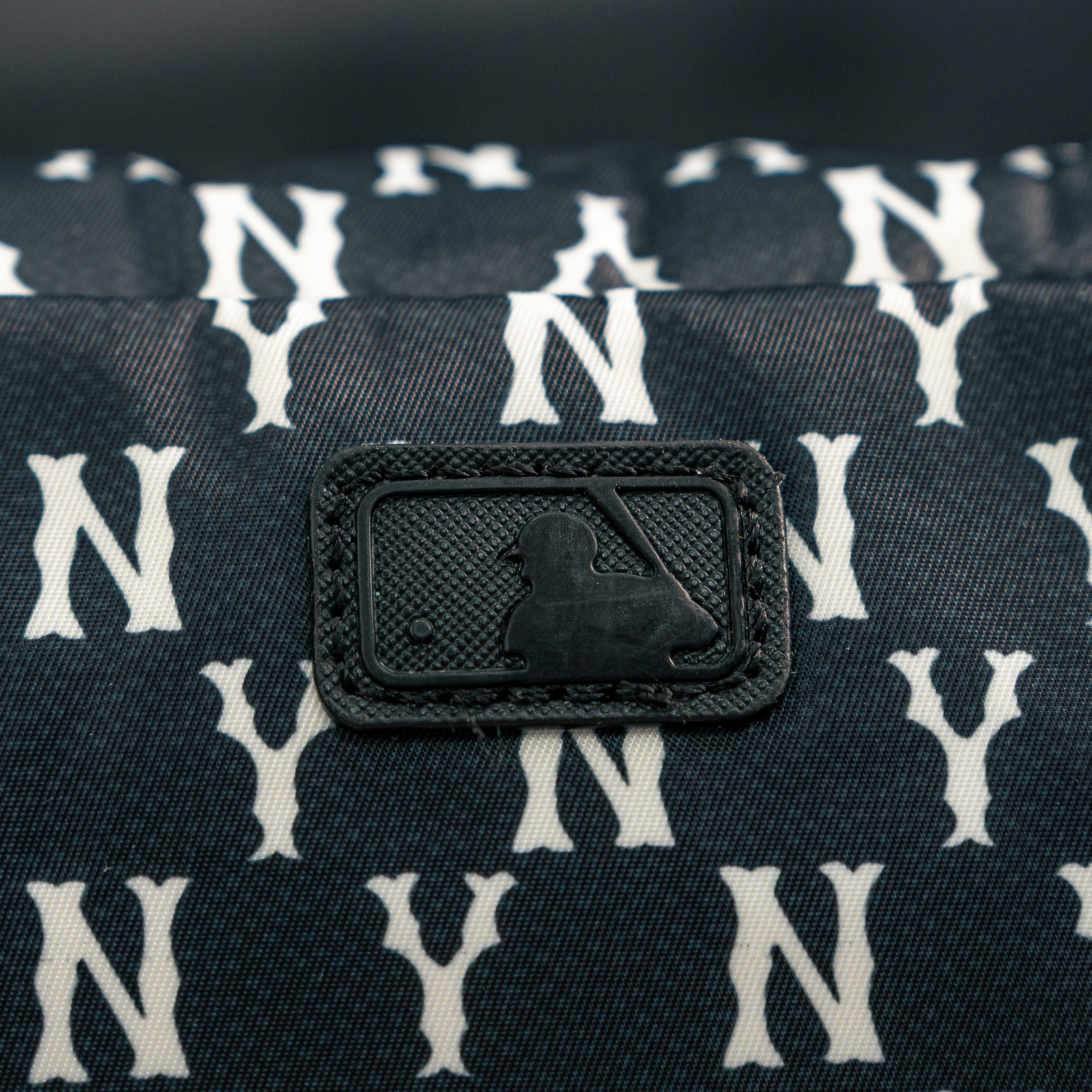 Classic MONOGRAM Hipsack NEW YORK YANKEES_img_4