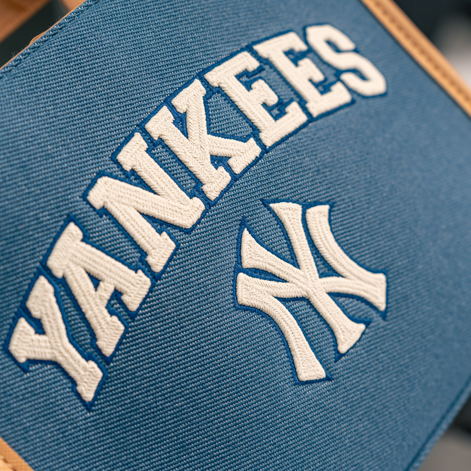 MLB New York Yankees Varsity Basic Canvas Mini Tote_img_2