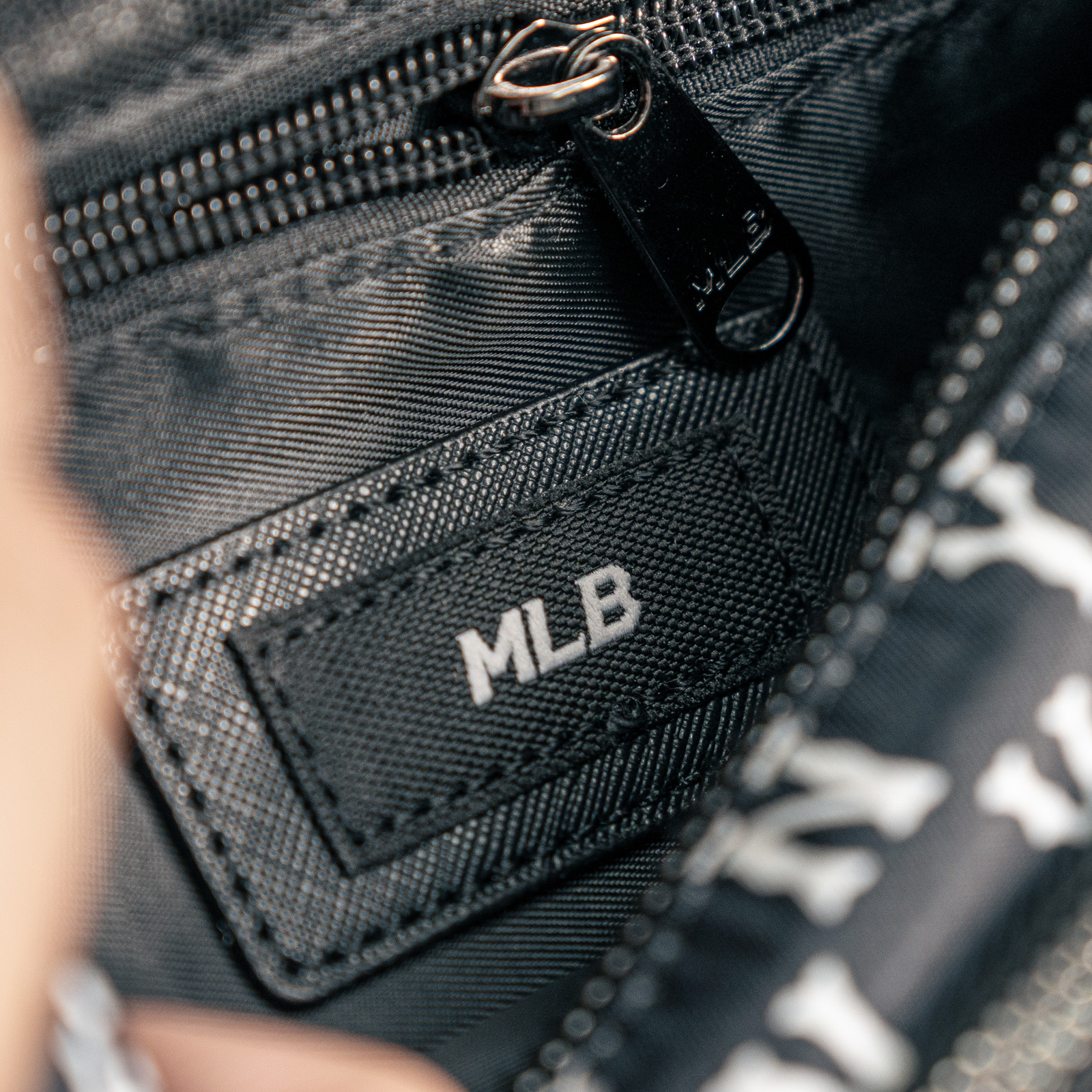 Classic MONOGRAM Hipsack NEW YORK YANKEES_img_5