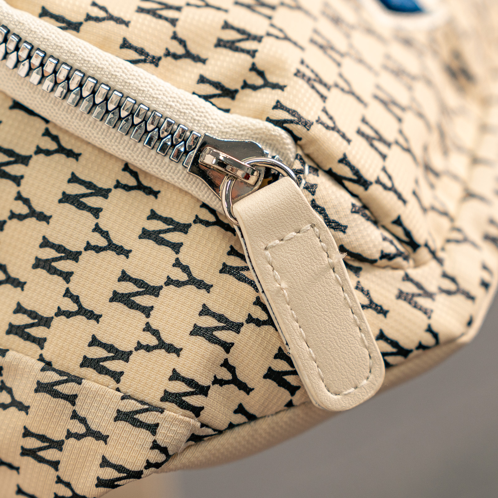 Monogram New York Yankees Hip Sack_img_4