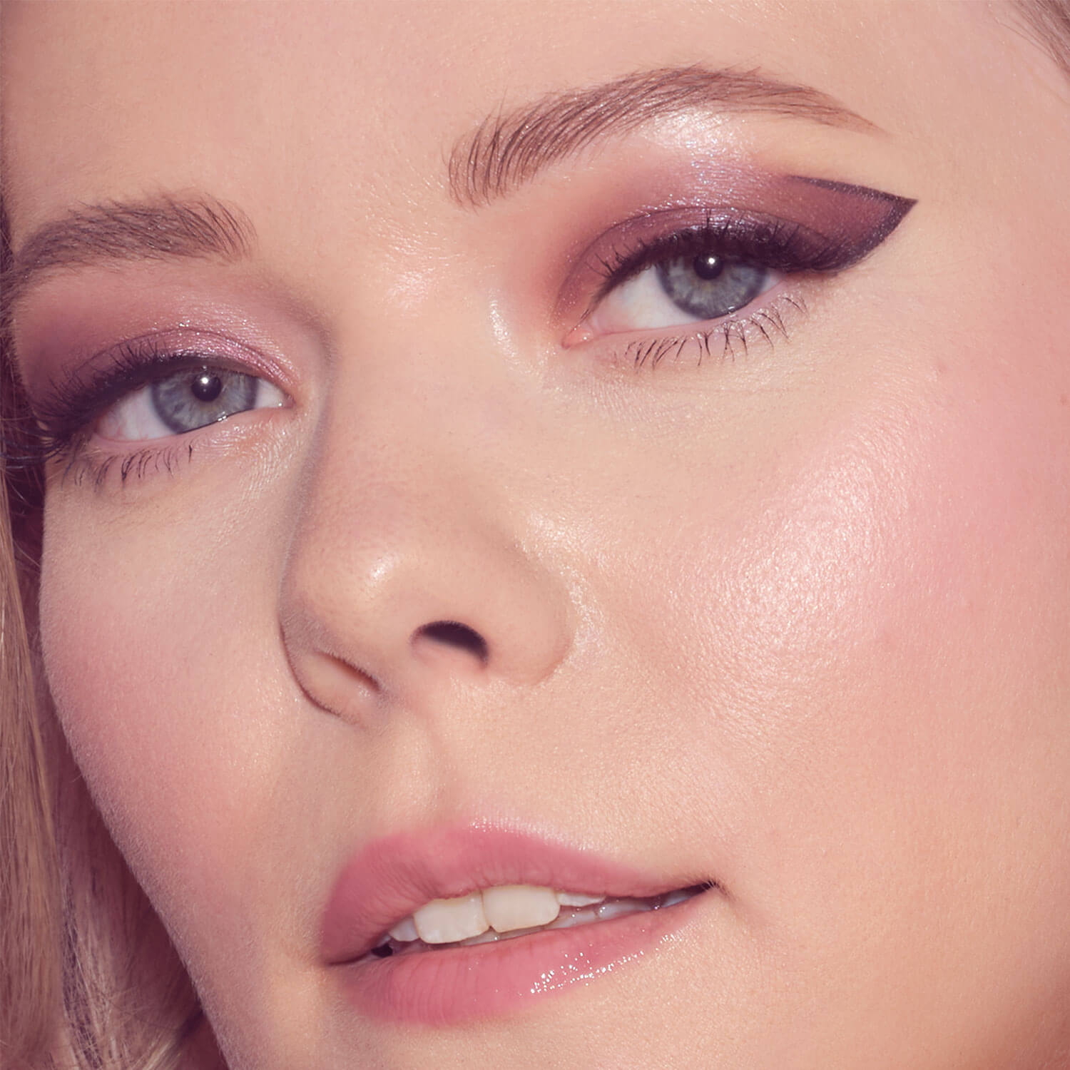 Huda Beauty Lovefest Cream Blush – Dewy Glow_img_3