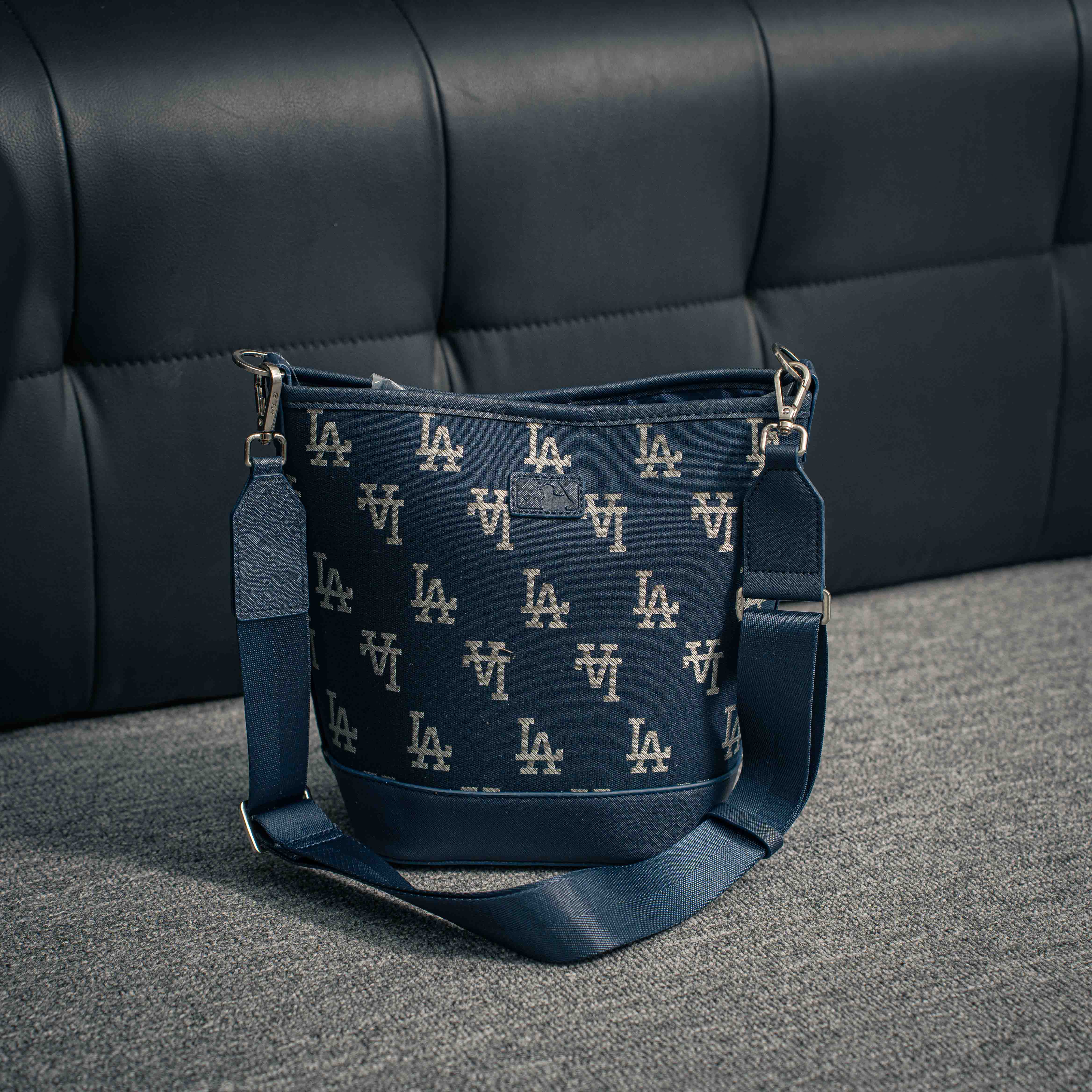 MLB Korea Big Classic Monogram Jacquard Bucket Bag_img_1