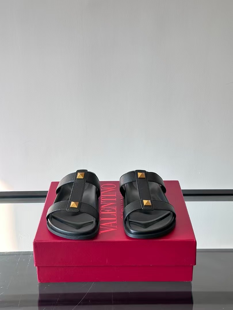 Valentino Garavani Rockstud flat sandals (1:1)_img_3