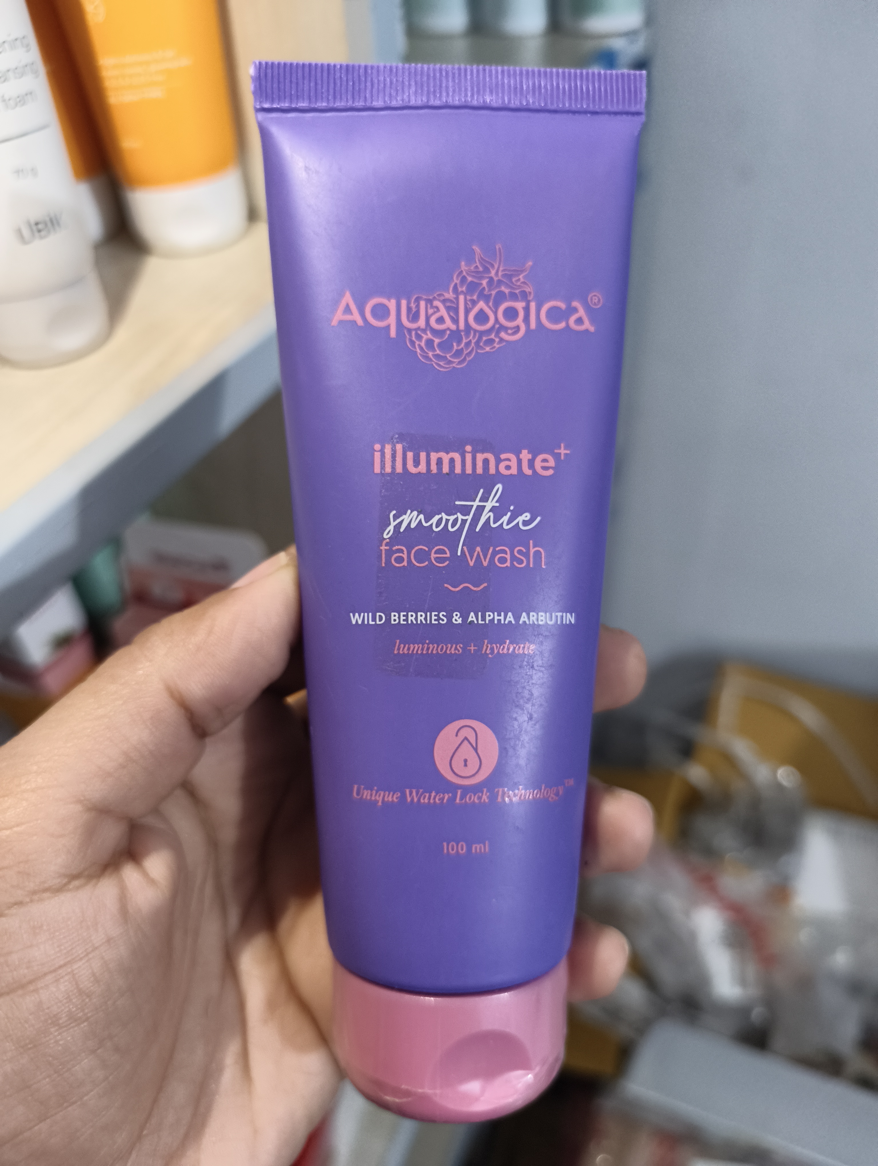 Aqualogica IIIuminate+ Smoothie Face Wash with Wild Berries & Alpha Arbutin for Luminous Glow - 100ml_img_1