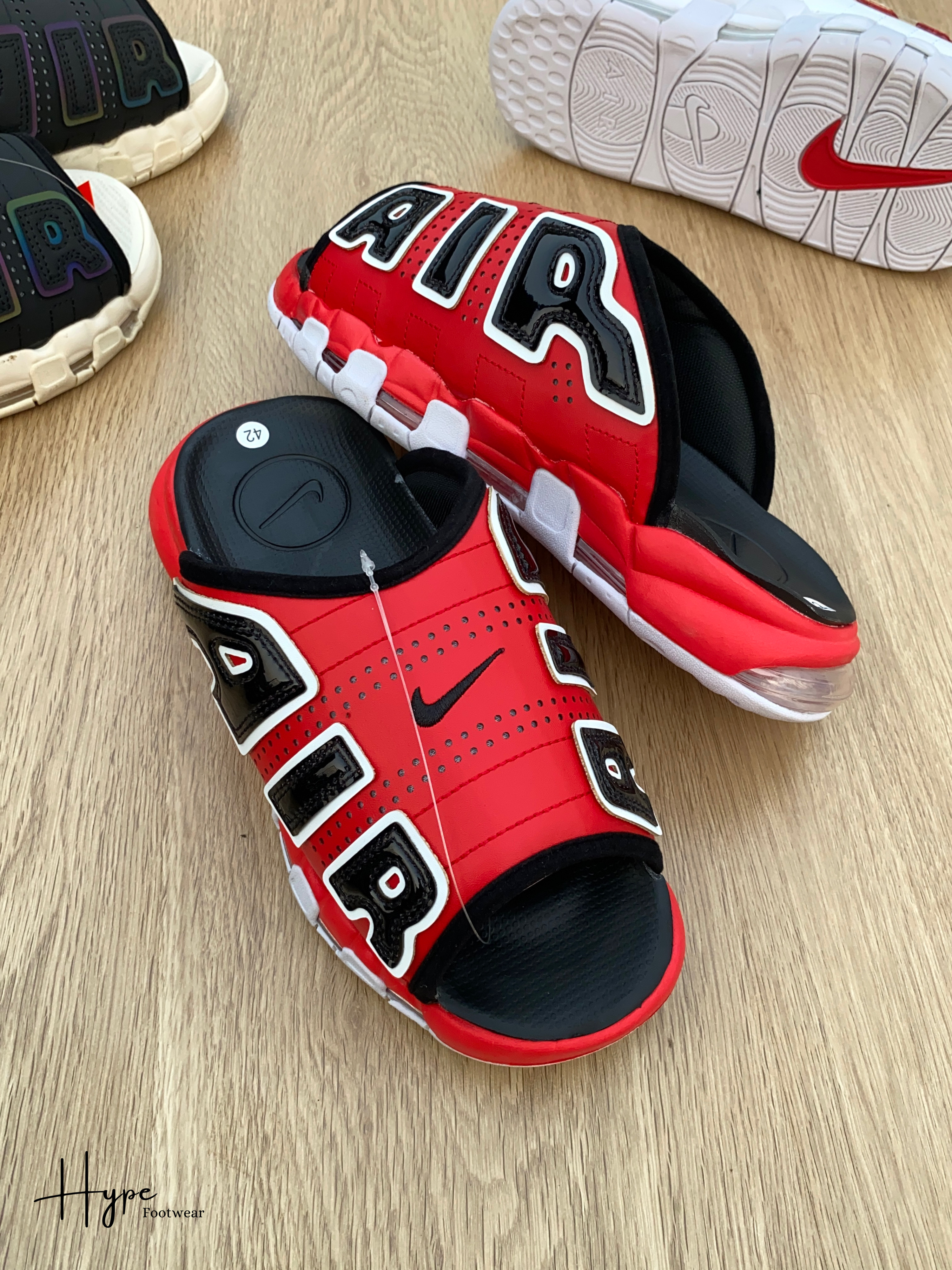 Nike Air More Uptempo in Red_img_1