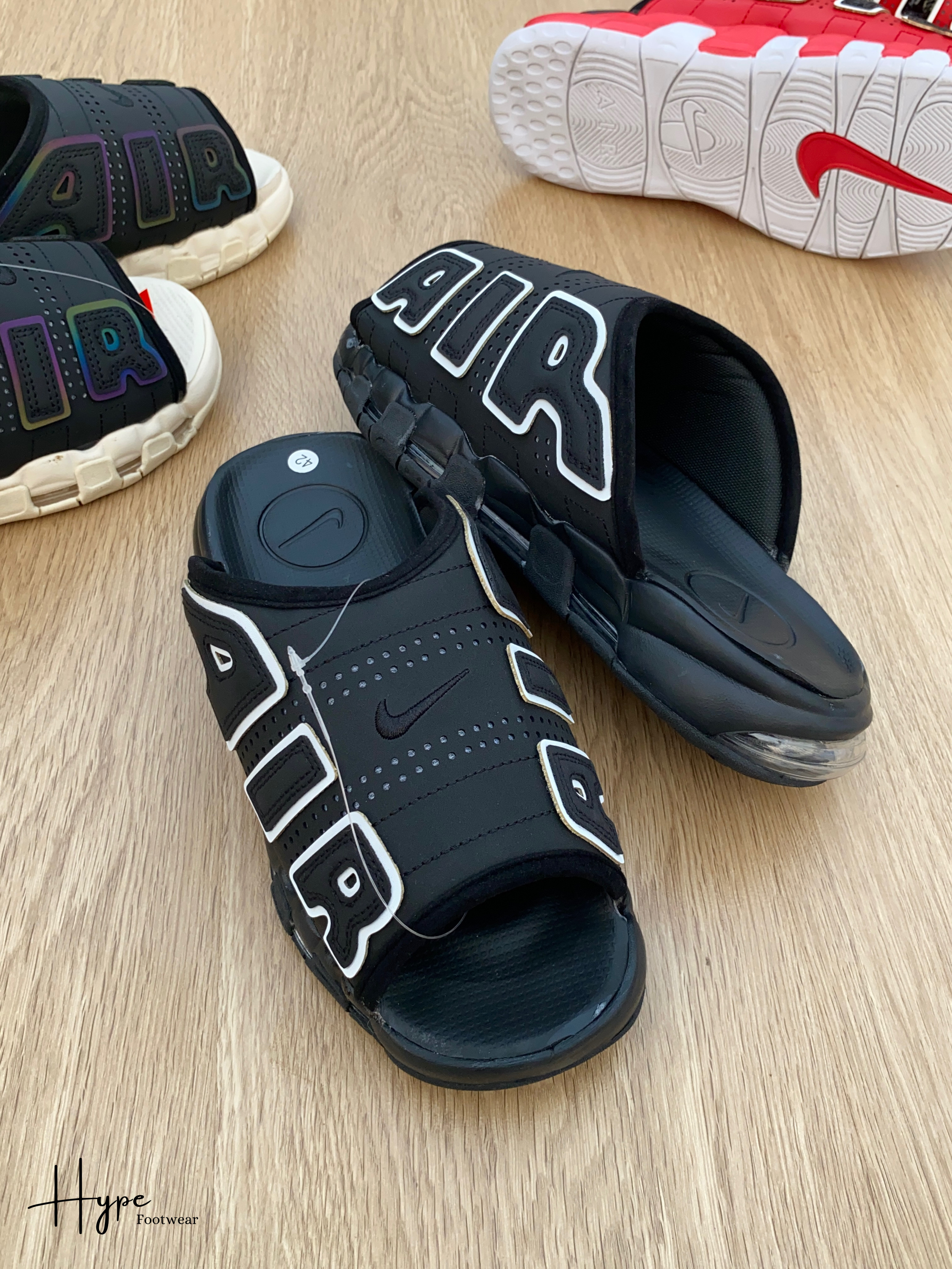 Nike Air More Uptempo in Black_img_1