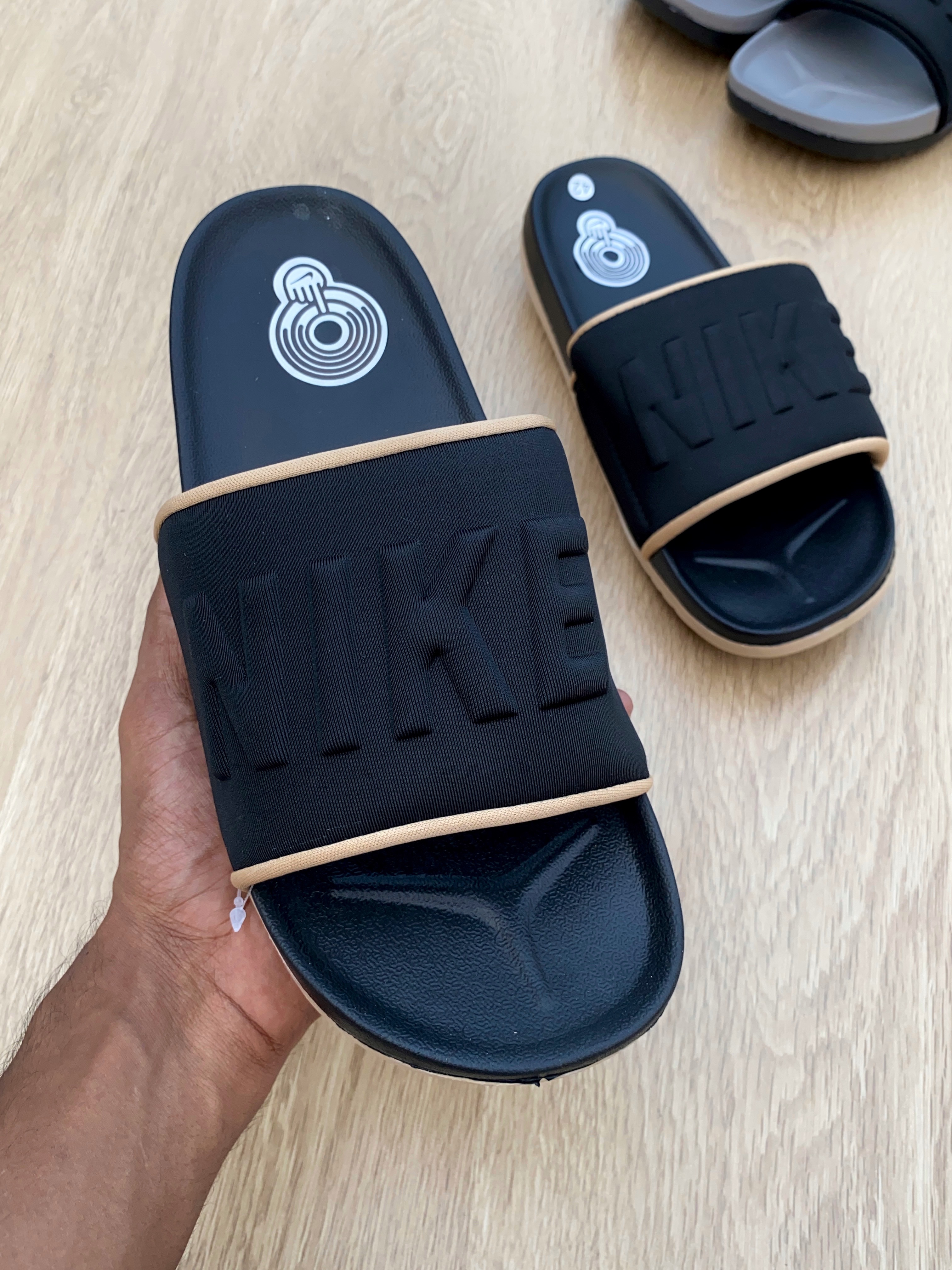 Nike Offcourt in Black-Cream_img_2