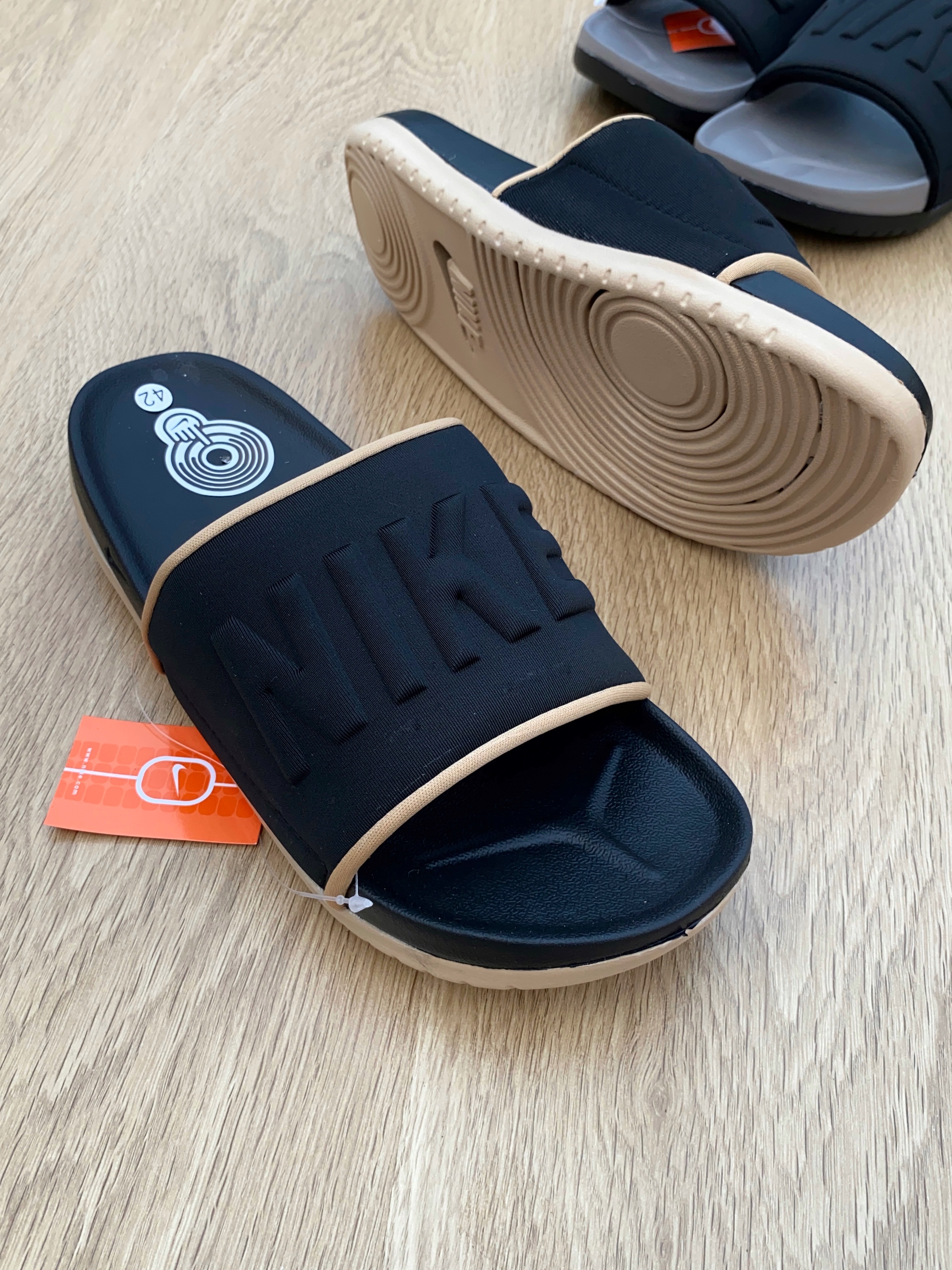 Nike Offcourt in Black-Cream_img_3