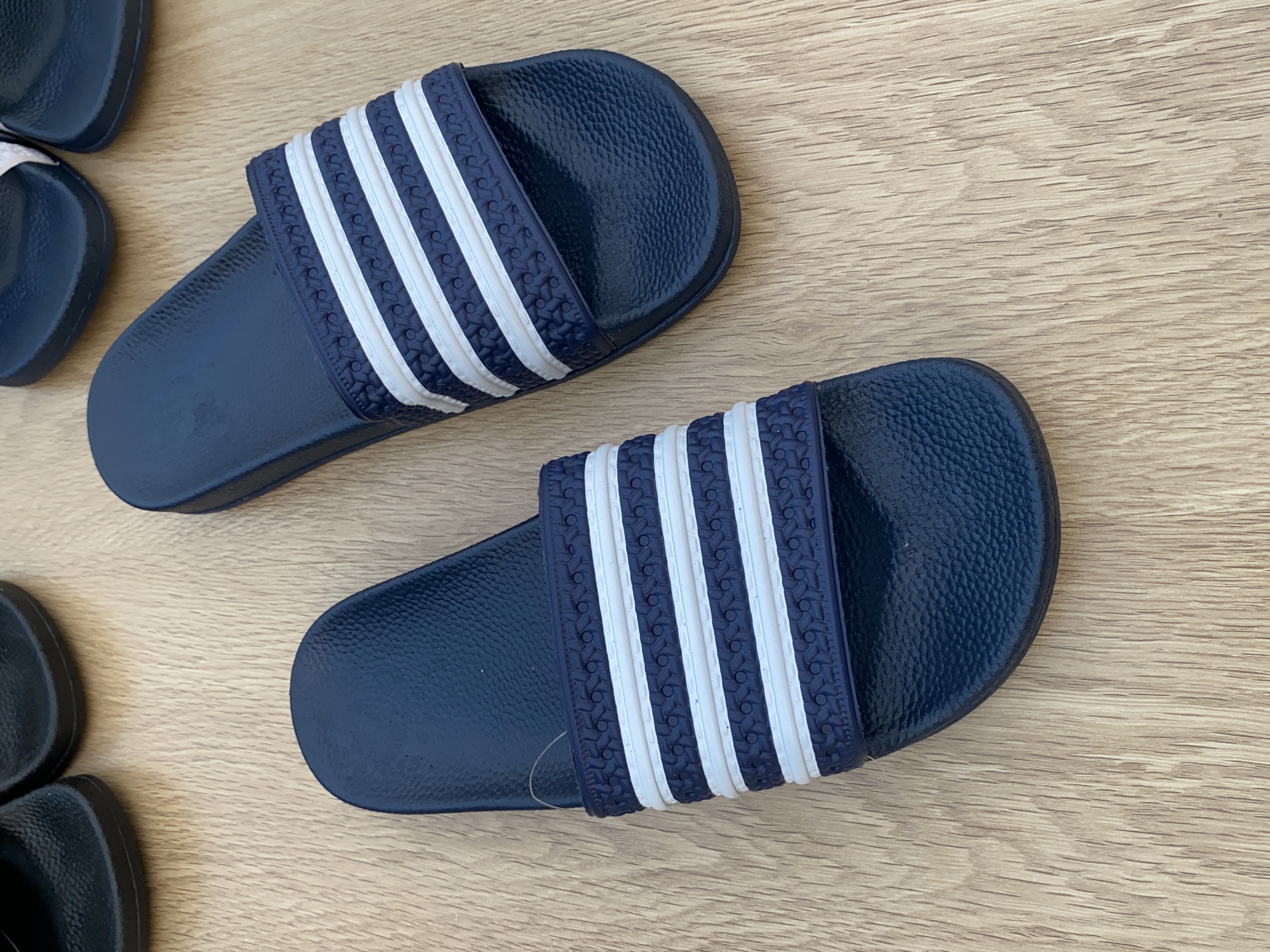Adidas Adilette Slide (Blue-White)_img_1