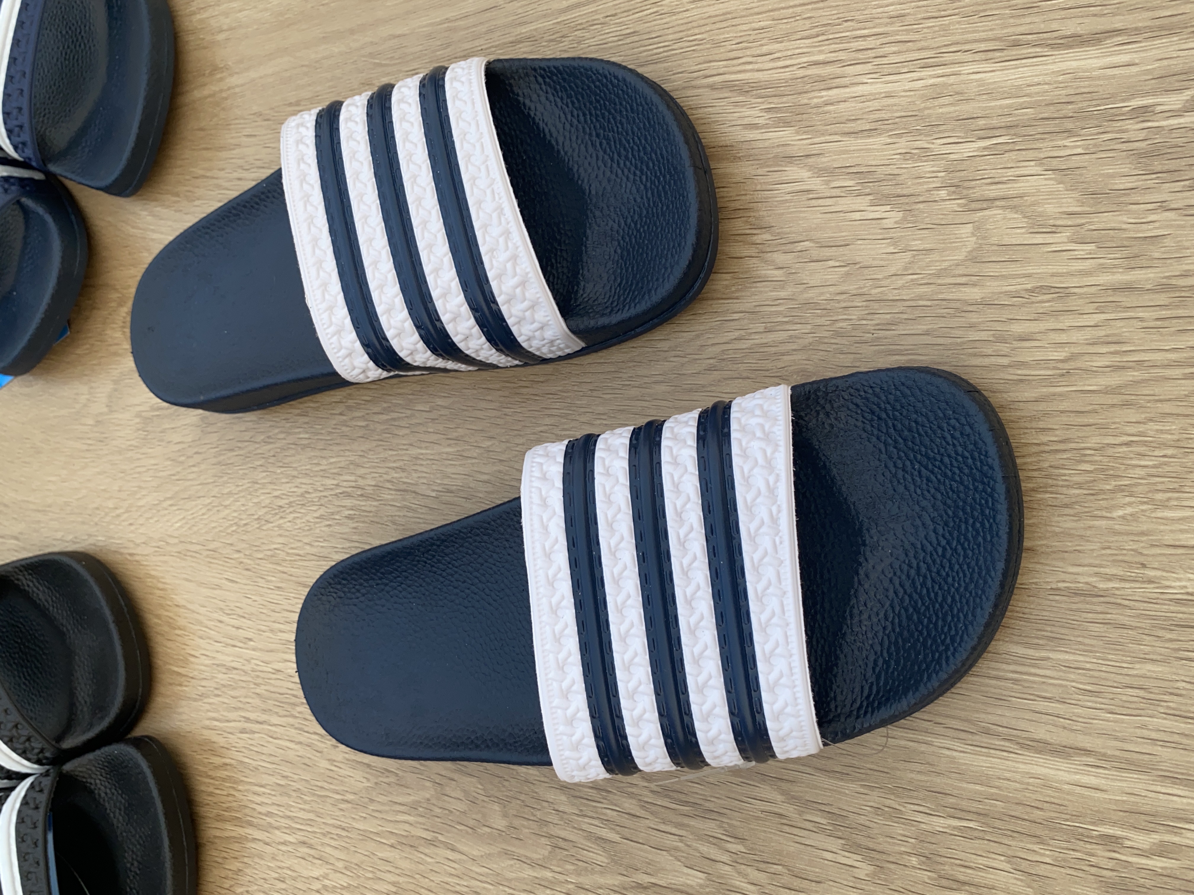 Adidas Adilette Slide (White-Blue)_img_2