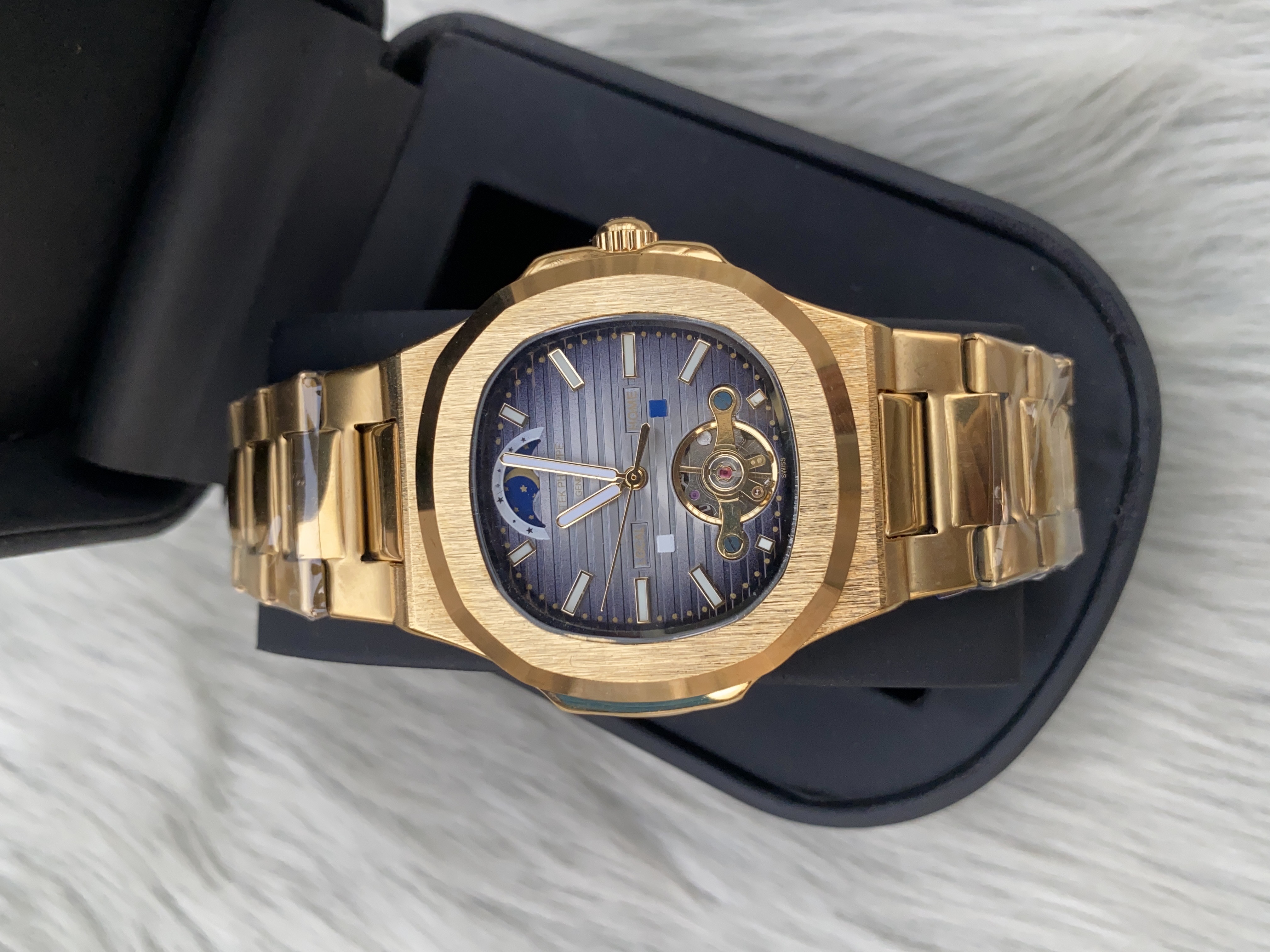 Patek AA nautilus automatic (golden)_img_0