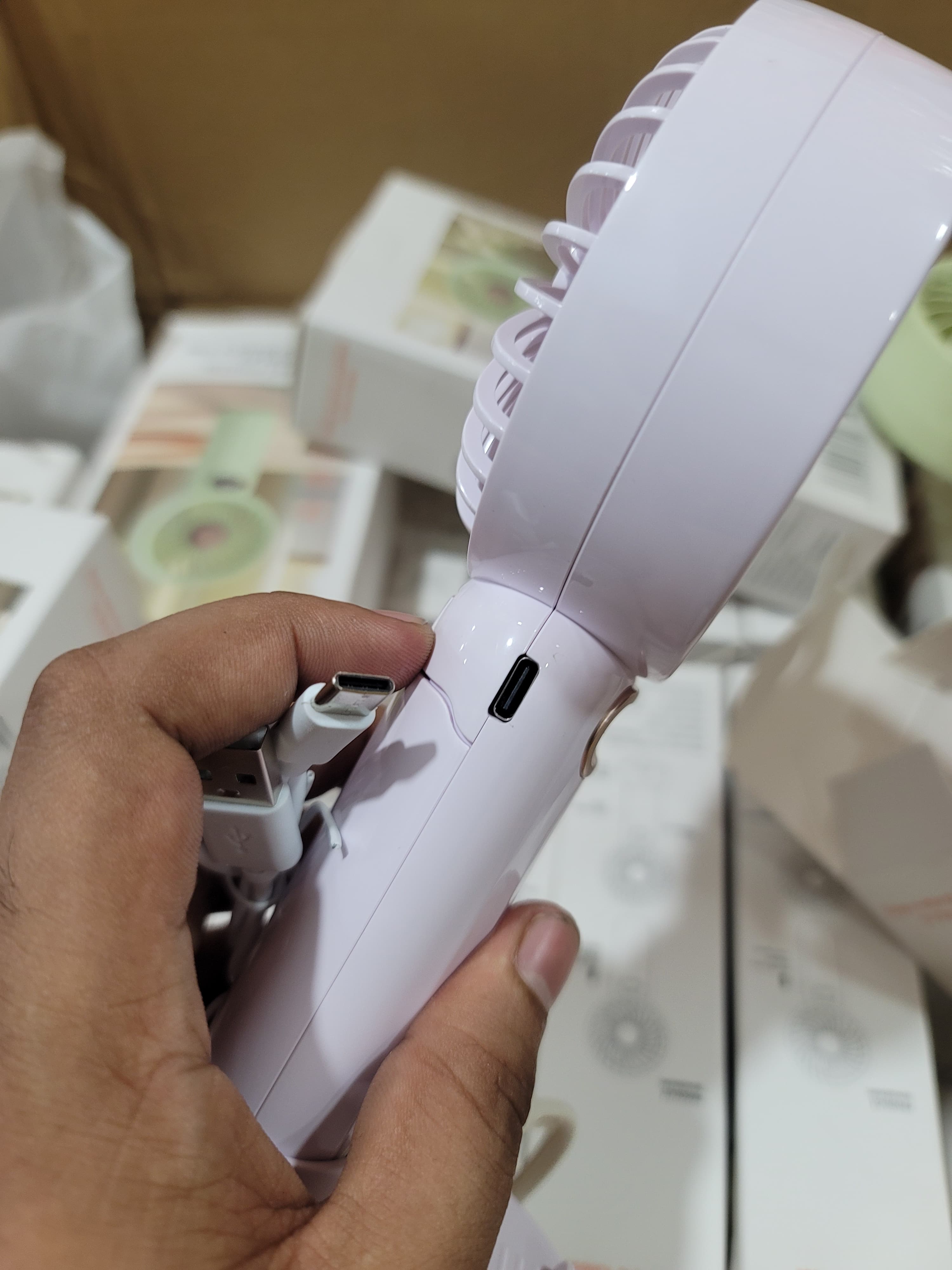 Portable Handheld Fan 5 Speeds 2400mAh BDigital Display Mini Pocket Fan Rechargeable 2.5W Powerful Wind Phone Holder Design Fans_img_2